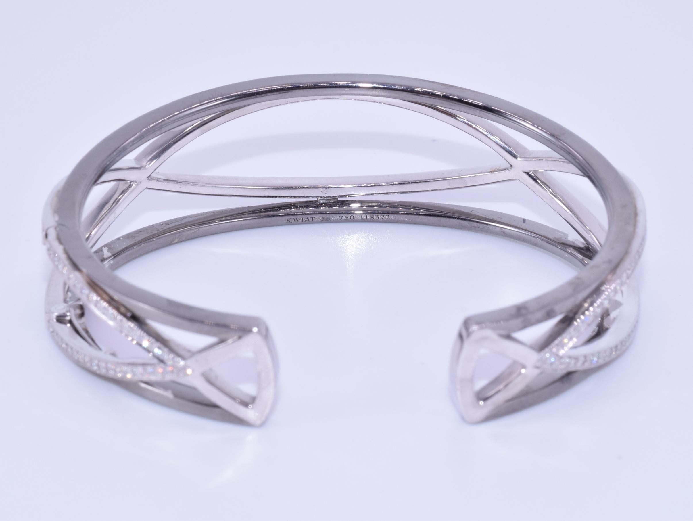 Contemporain Bracelet jonc Wave Kwiat en or blanc 18 carats en vente