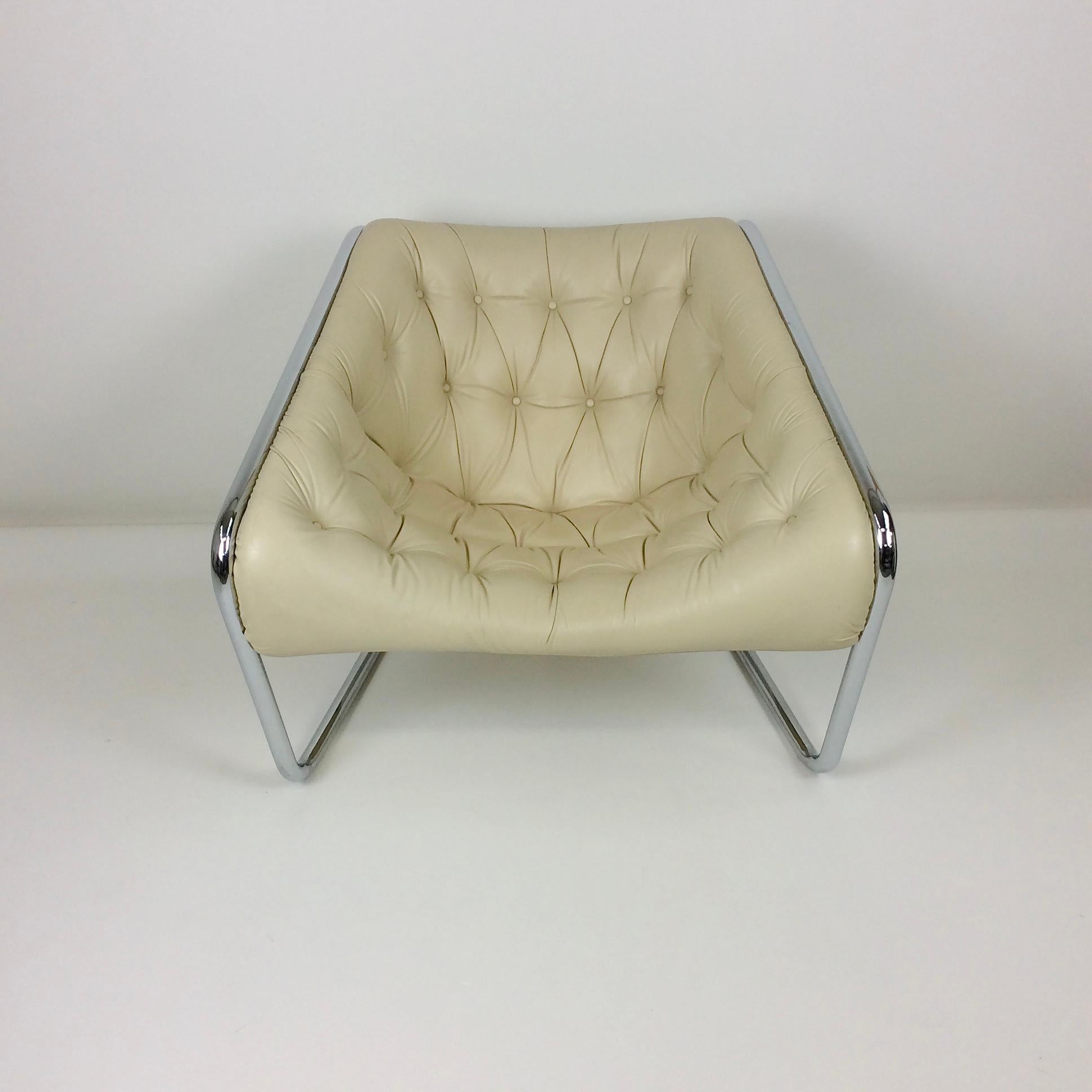 French Kwok Hoi Chan Boxer Leather Lounge Chair for Steiner, circa 1971, France