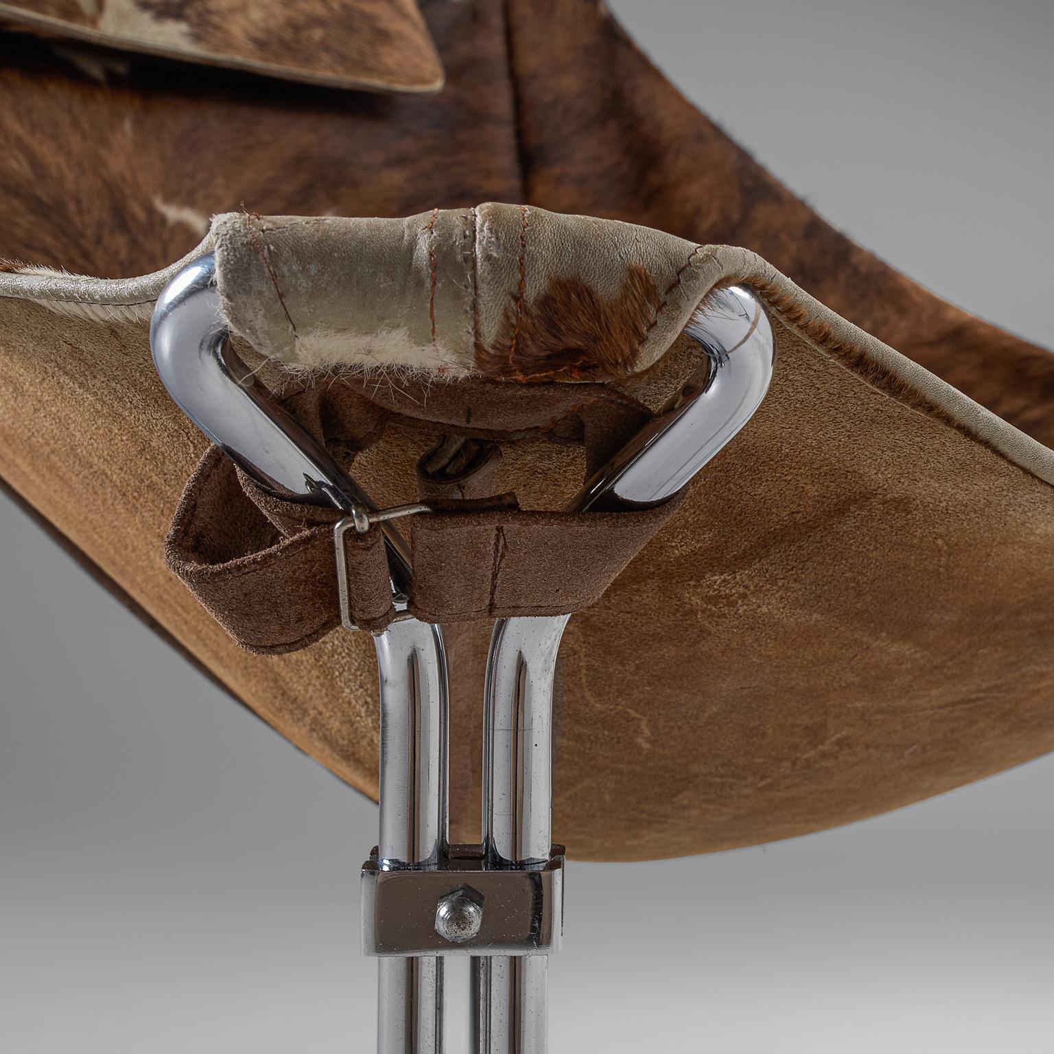 Mid-Century Modern Chaise longue 'Buffalo' de Kwok Hoi Chan en peau de vache et acier  en vente