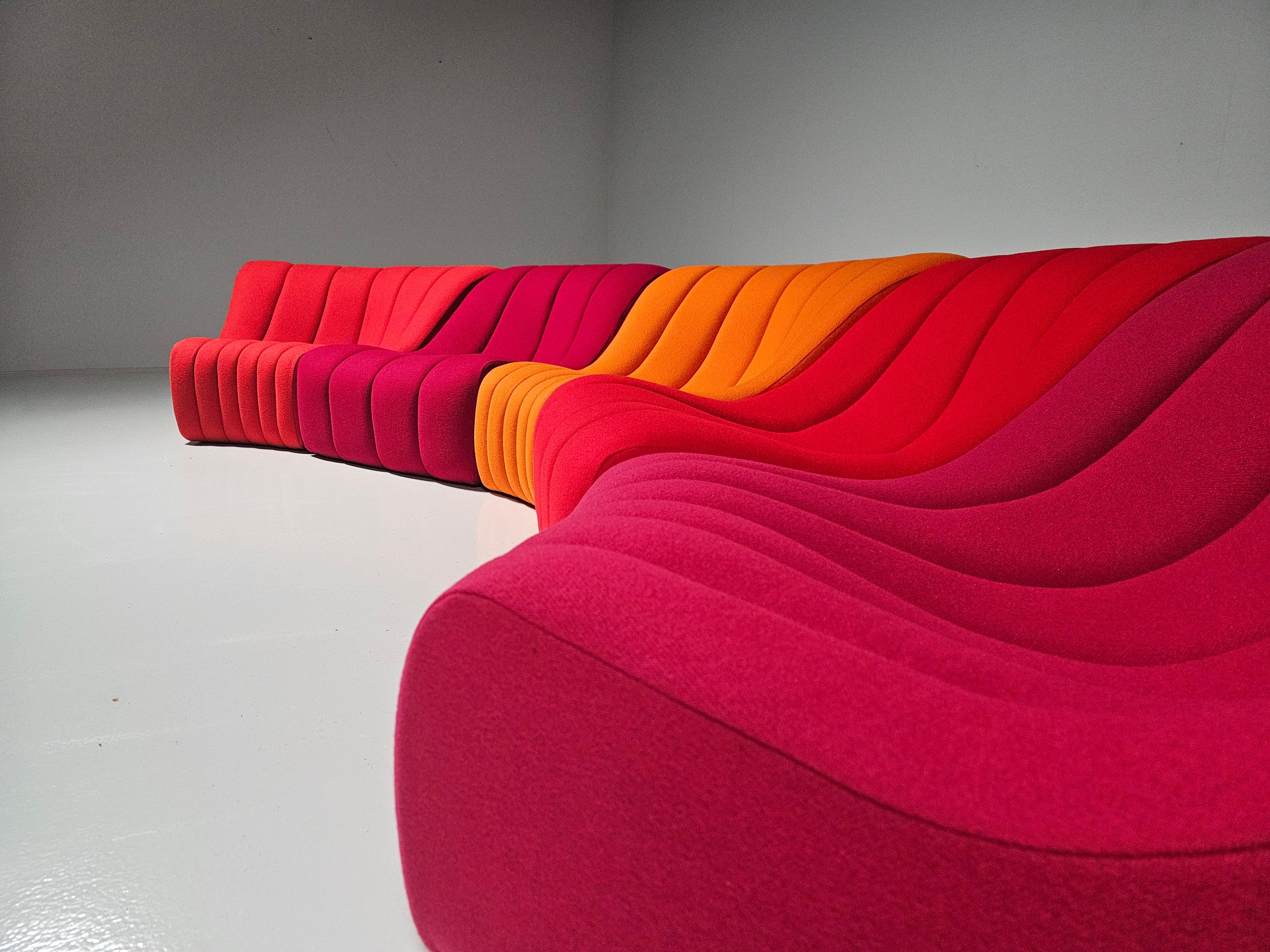 Kwok Hoi Chan 'Chromatic'  modular multi-color sofa, Steiner, 1970s In Excellent Condition For Sale In amstelveen, NL