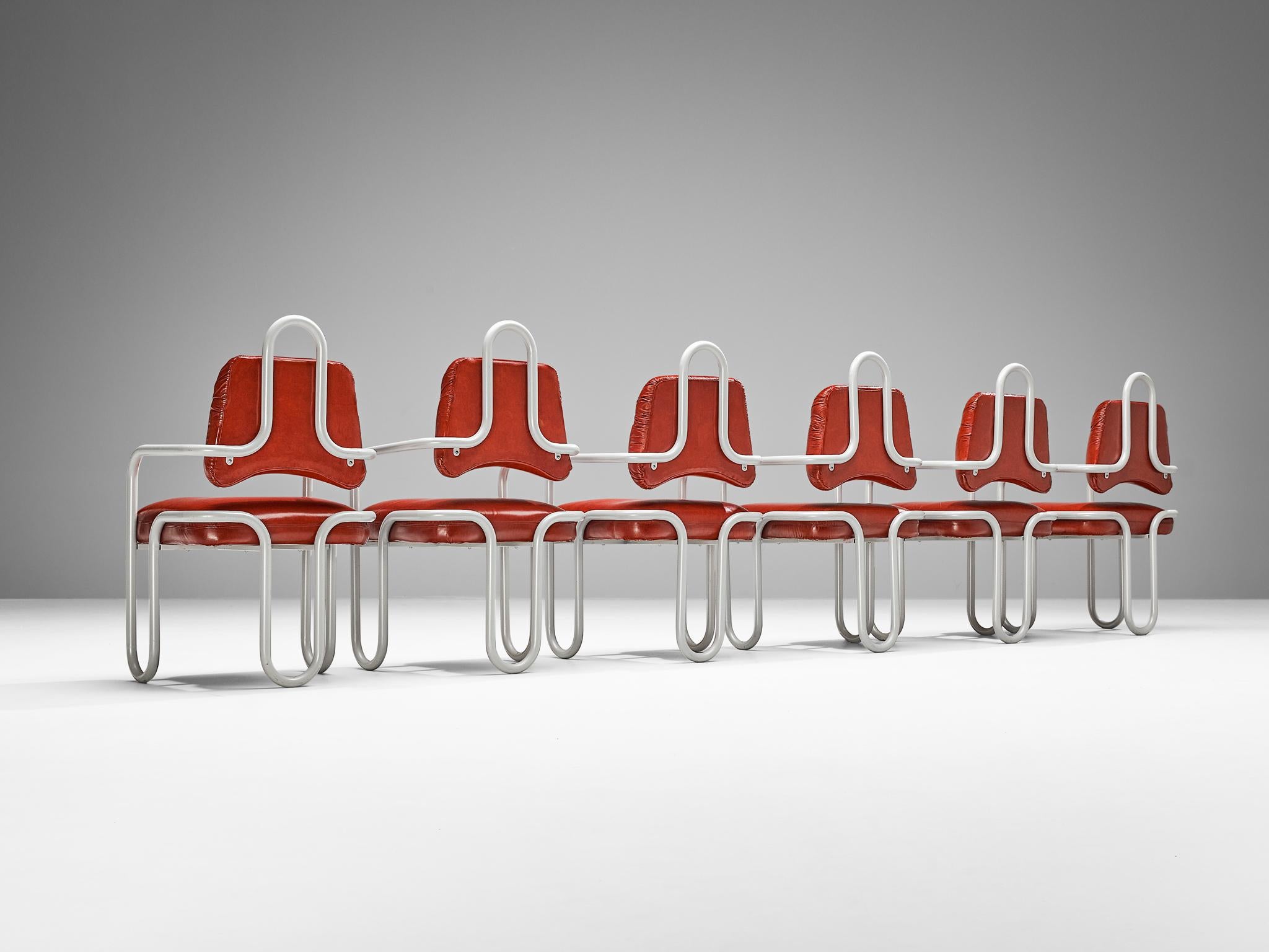 Postmoderne Ensemble de six chaises de salle à manger en cuir rouge Kwok Hoi Chan pour Steiner  en vente