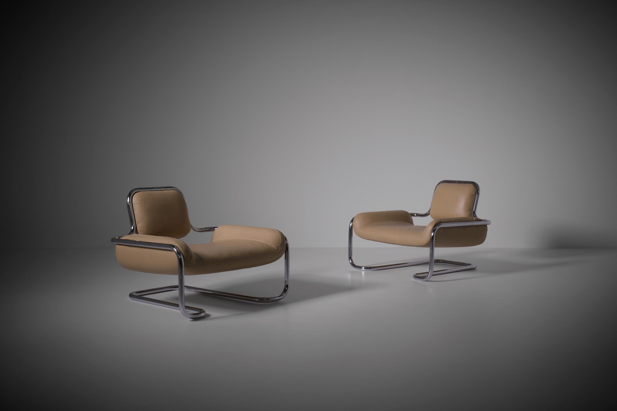Iconic pair of ‘Lemon Sole’ chairs by Kwok Hoi Chan for Steiner, France 1969. Highly sought after and hard to find chairs produced by Steiner between 1969 until the end of the seventies. Kwok Hoi Chan, born in Hong Kong, moved to France and made