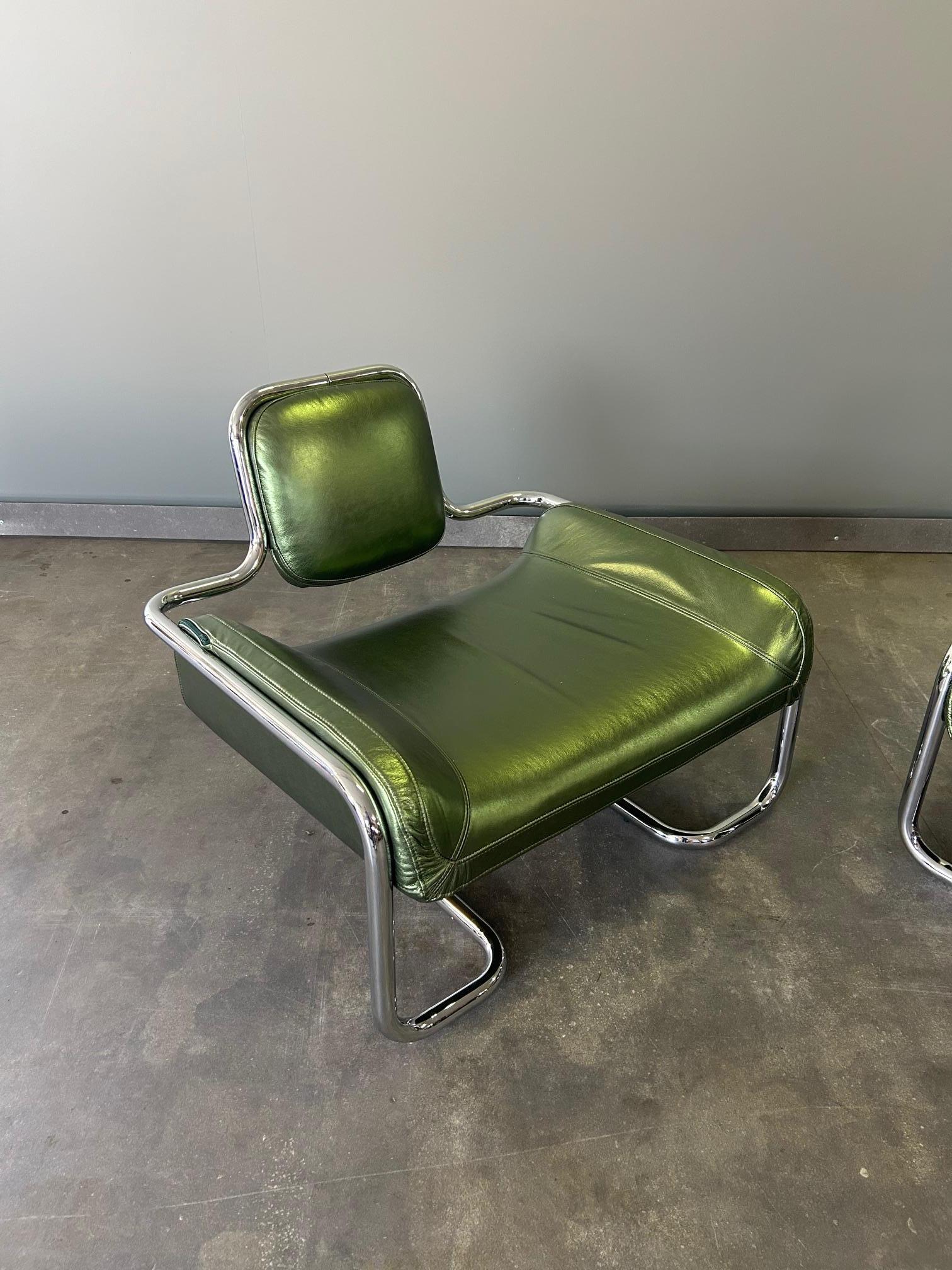 Kwok Hoi Chan Limande para Steiner, década de 1970 Acero inoxidable en venta