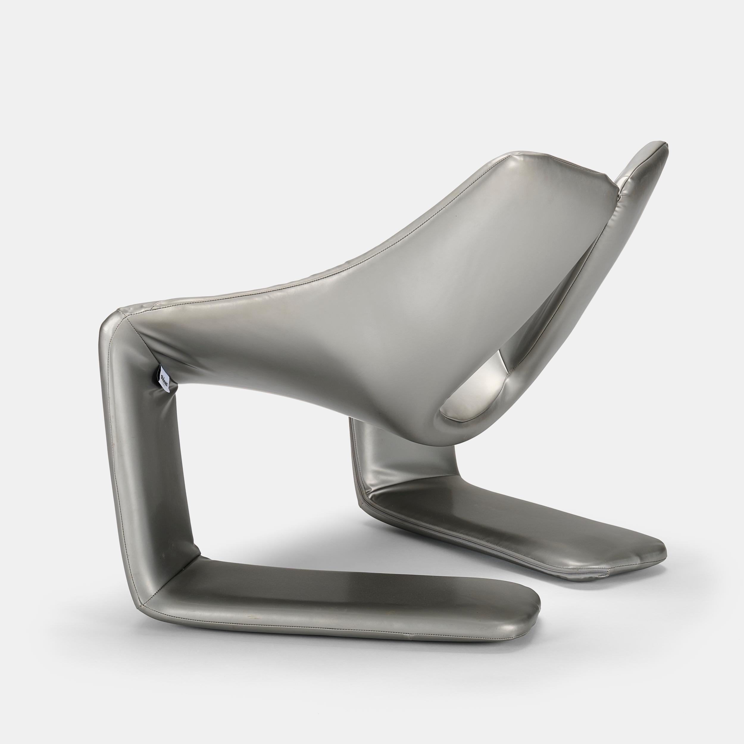 Upholstery Kwok Hoi Chen model 