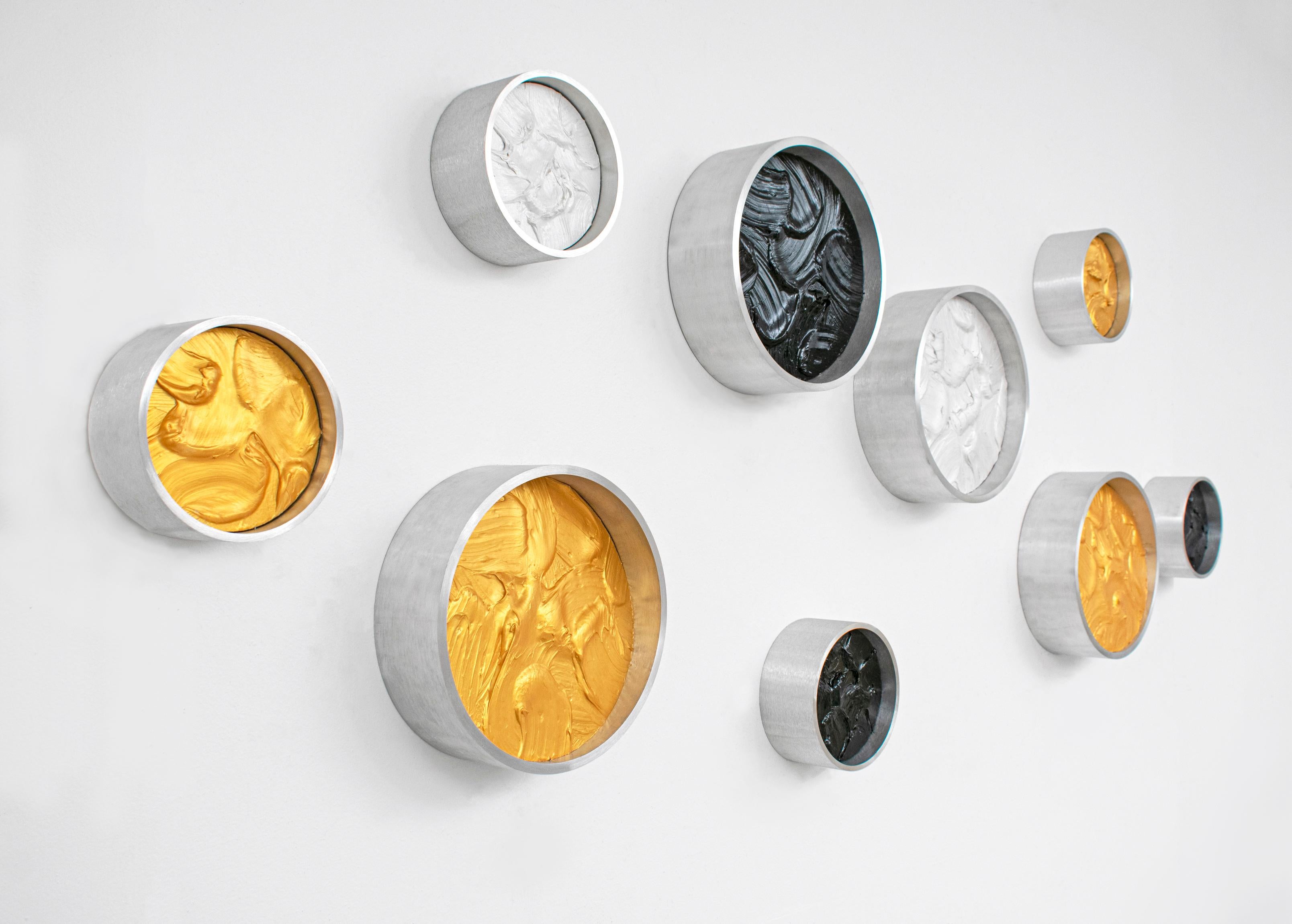 Mini Crucible (9 pièces. installation) - Sculpture de KX2: Ruth Avra + Dana Kleinman