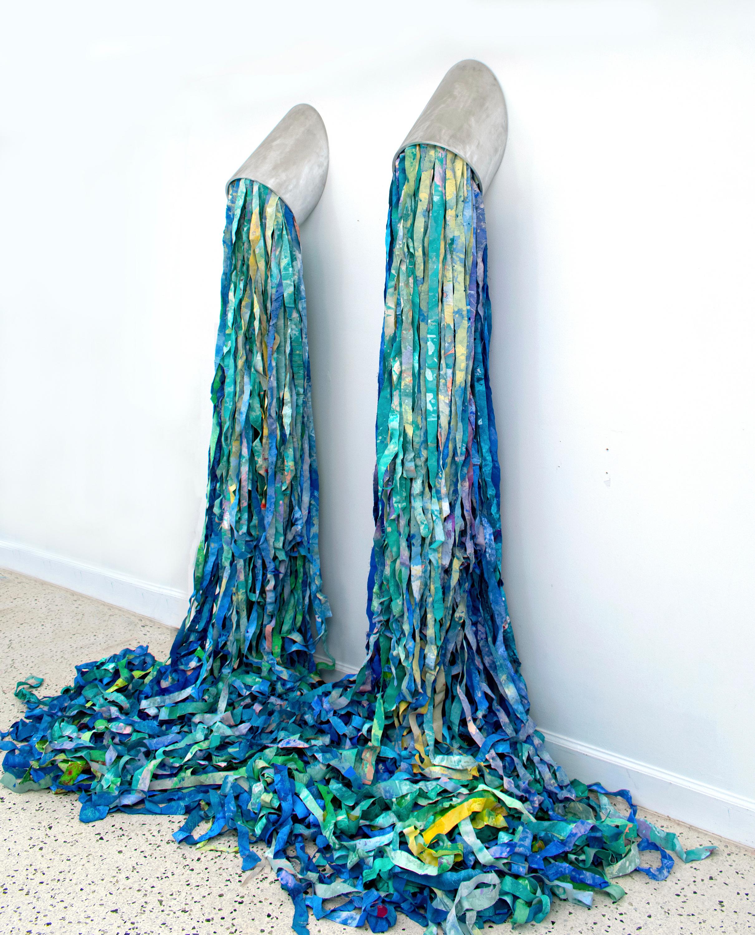 Cascade d'obstruction - Gris Abstract Sculpture par KX2: Ruth Avra + Dana Kleinman