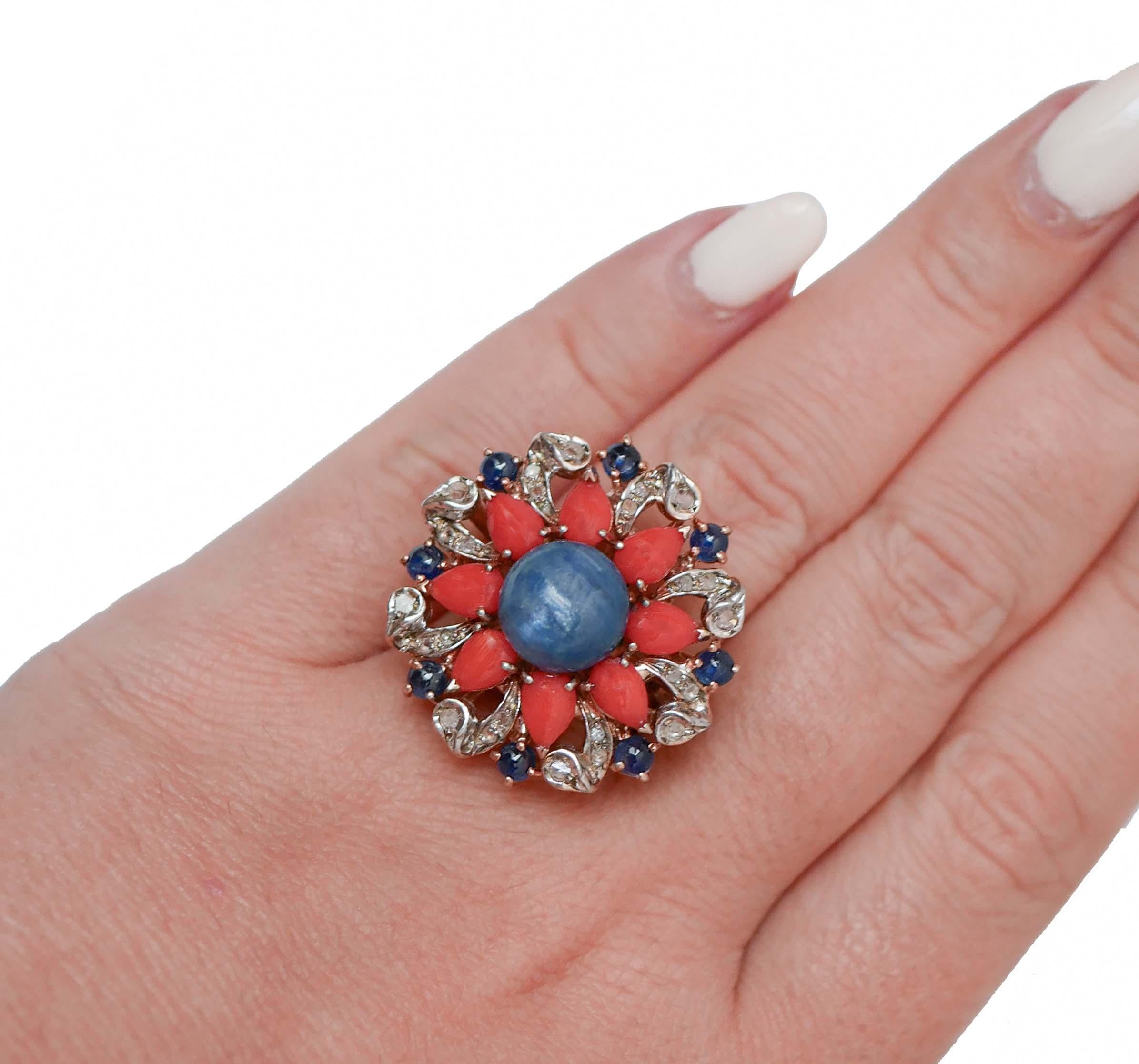 Kyanite, Sapphires, Corals, Diamonds, Rose Gold and Silver Ring. In Good Condition For Sale In Marcianise, Marcianise (CE)