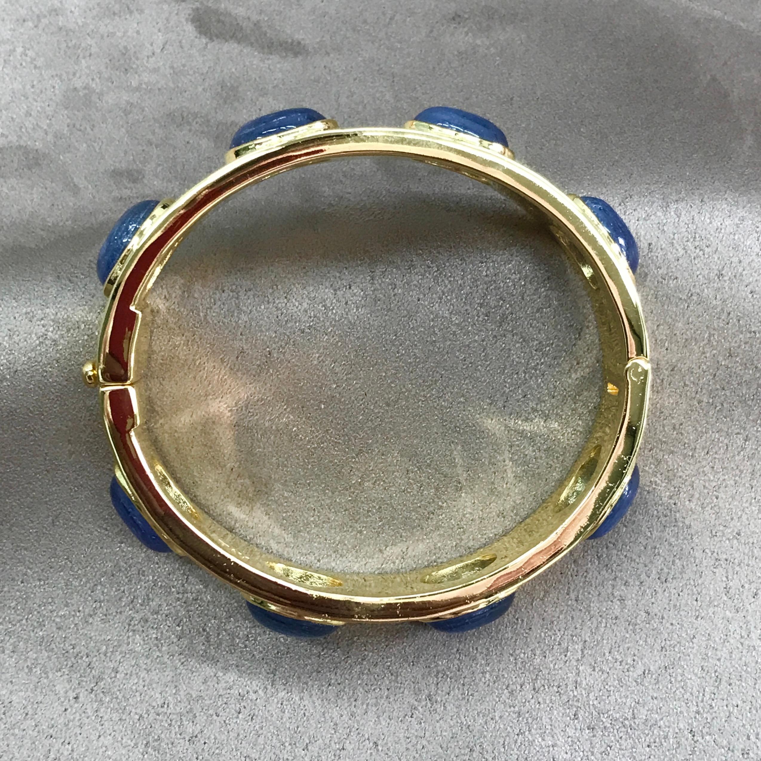 Cabochon Kyanite set hinged cuff For Sale