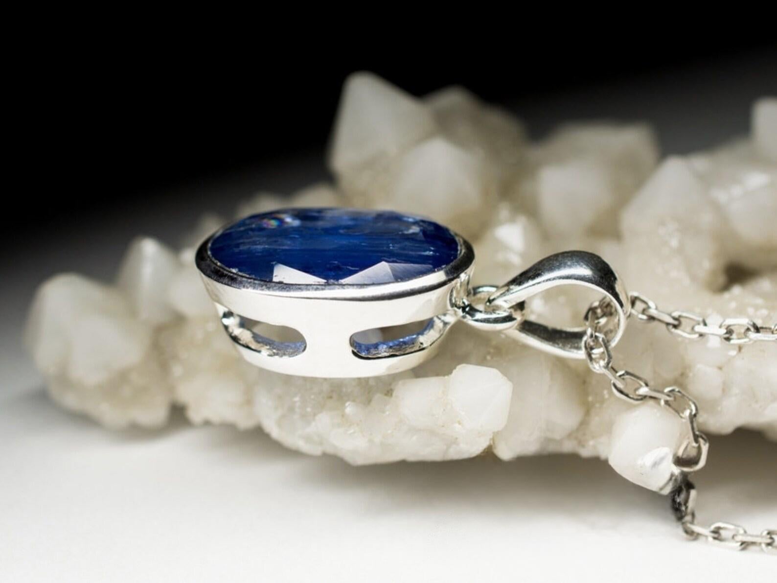 Kyanite Silver Pendant Natural Blue Gemstone Fine Unisex Jewelry Vintage style For Sale 5