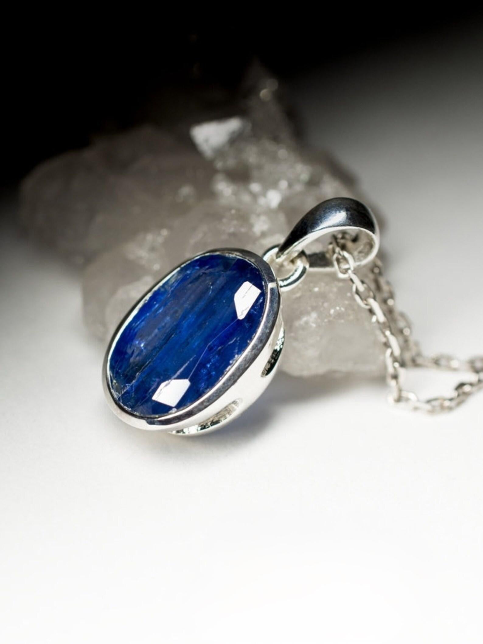 Artisan Kyanite Silver Pendant Natural Blue Gemstone Fine Unisex Jewelry Vintage style For Sale