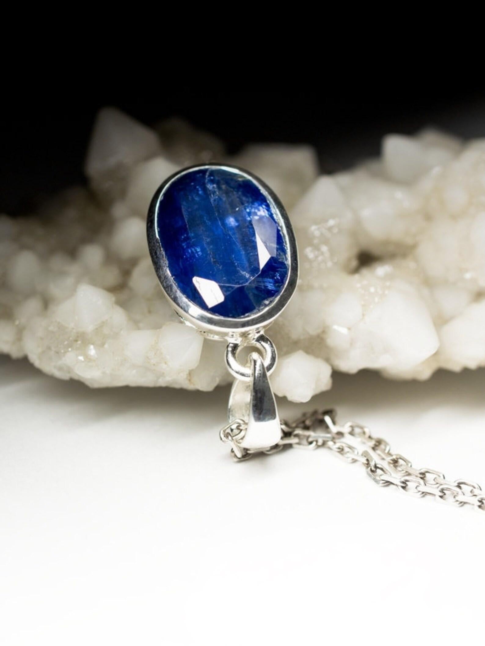 Oval Cut Kyanite Silver Pendant Natural Blue Gemstone Fine Unisex Jewelry Vintage style For Sale