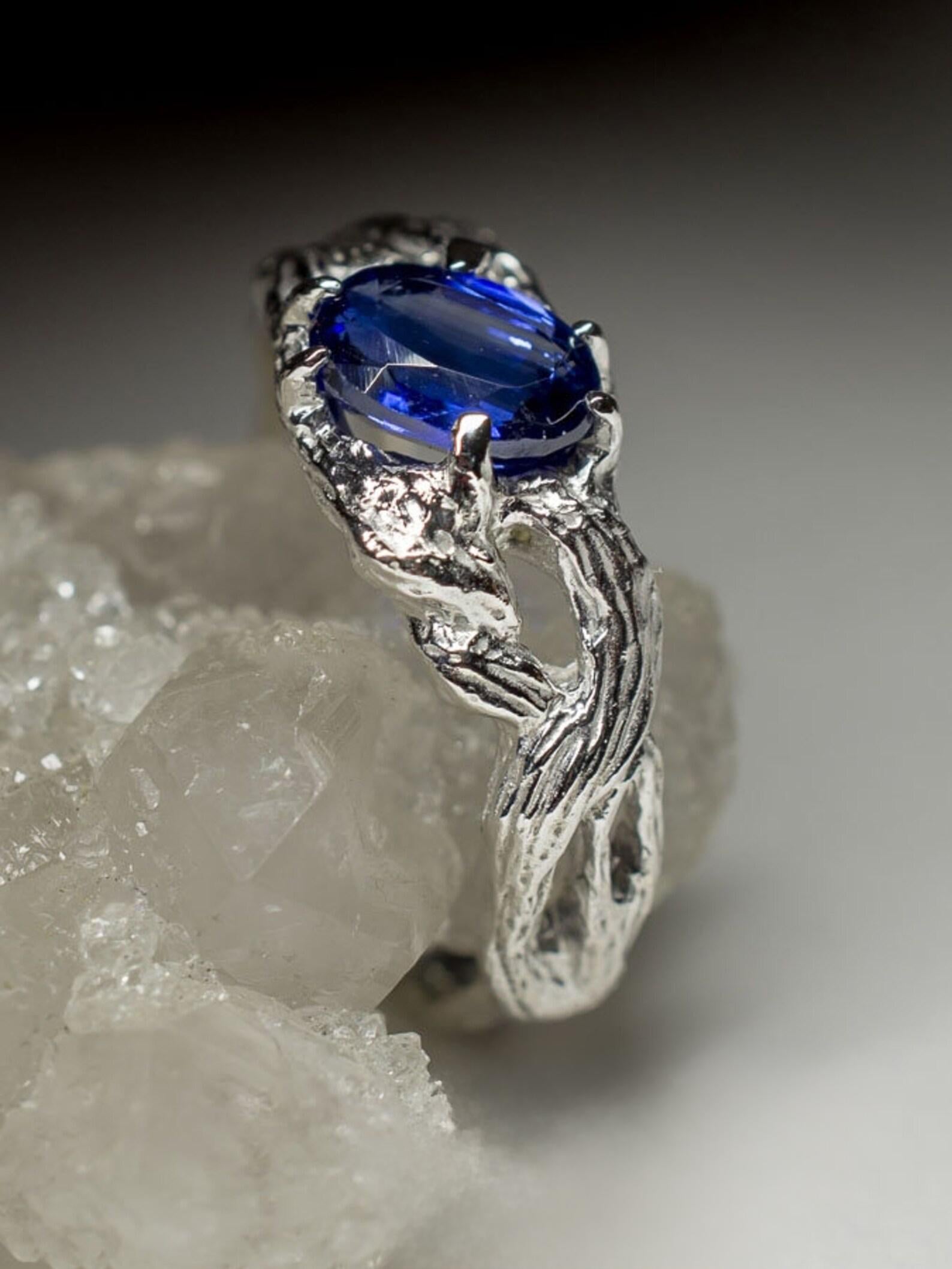 Kyanite Silver Ring Oval Deep Blue Translucent Nepalese Gem In New Condition For Sale In Berlin, DE