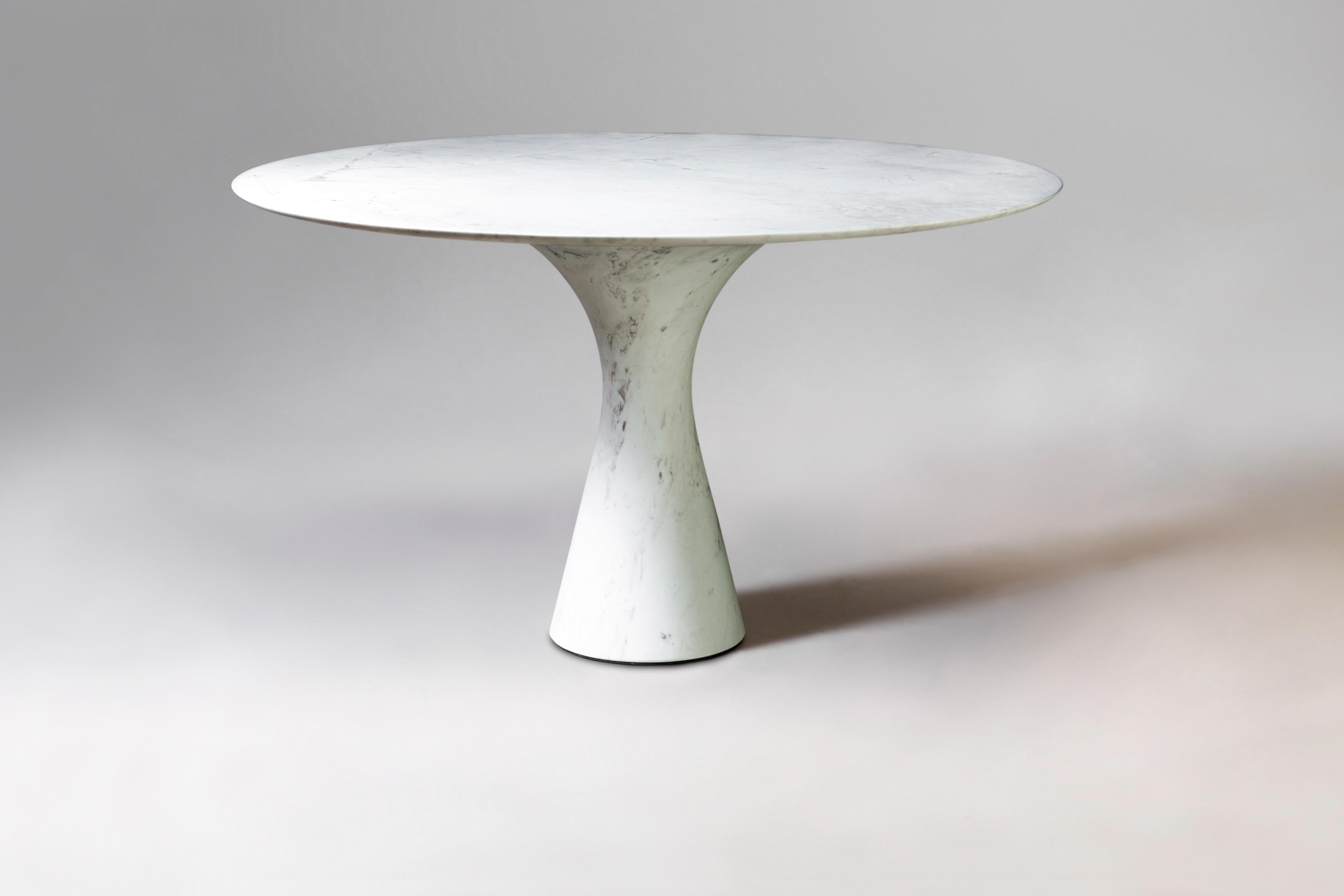Italian Kyknos Refined Contemporary Marble Dining Table 250/75 For Sale