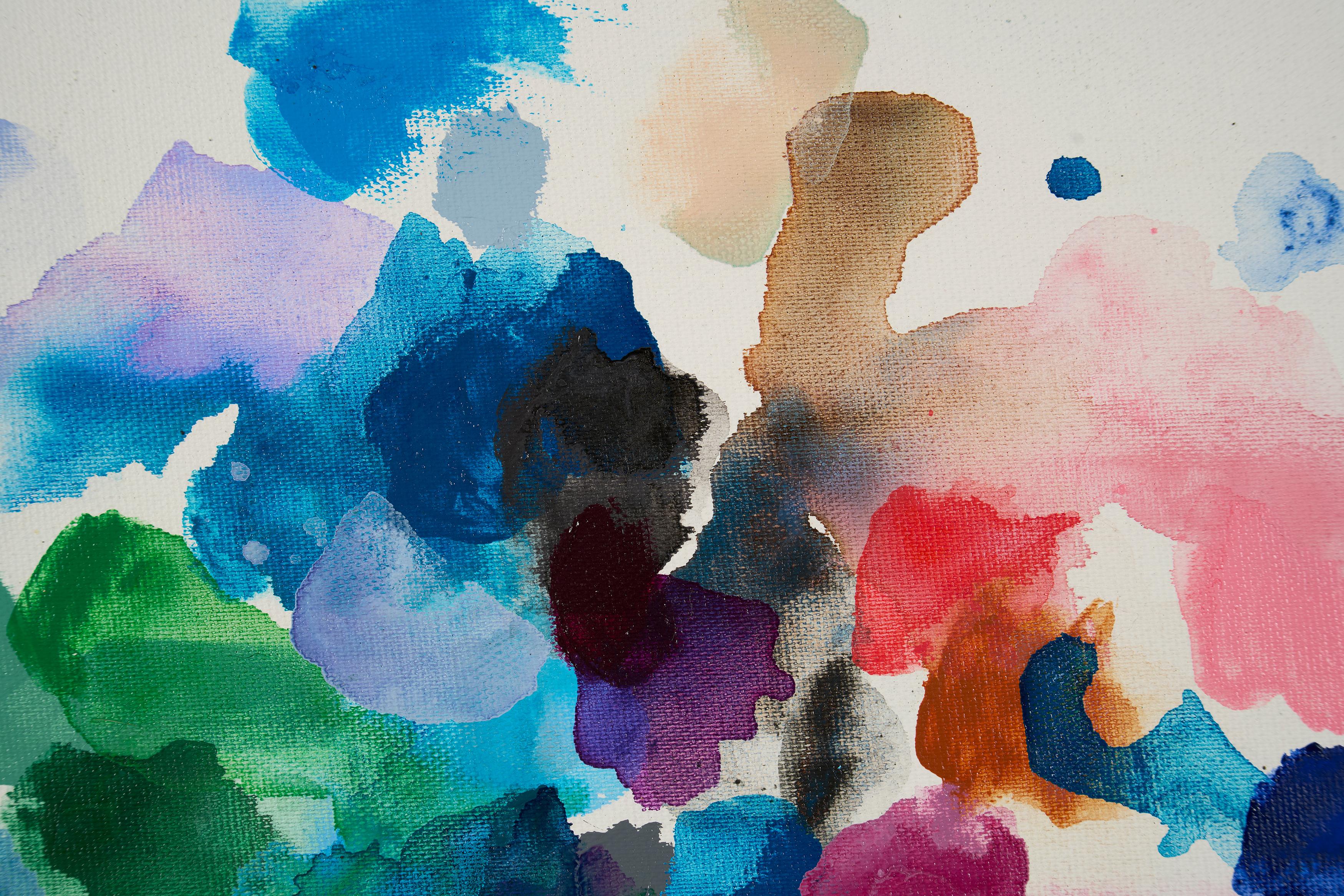 La serie Coincidencia Perfecta del artista surge como un homenaje contemporáneo a los caprichos del azar que recuerda a la técnica de Jean Arp, en la que creaba nuevas formas sensuales rasgando papel de colores y dejándolo caer libremente, guiado