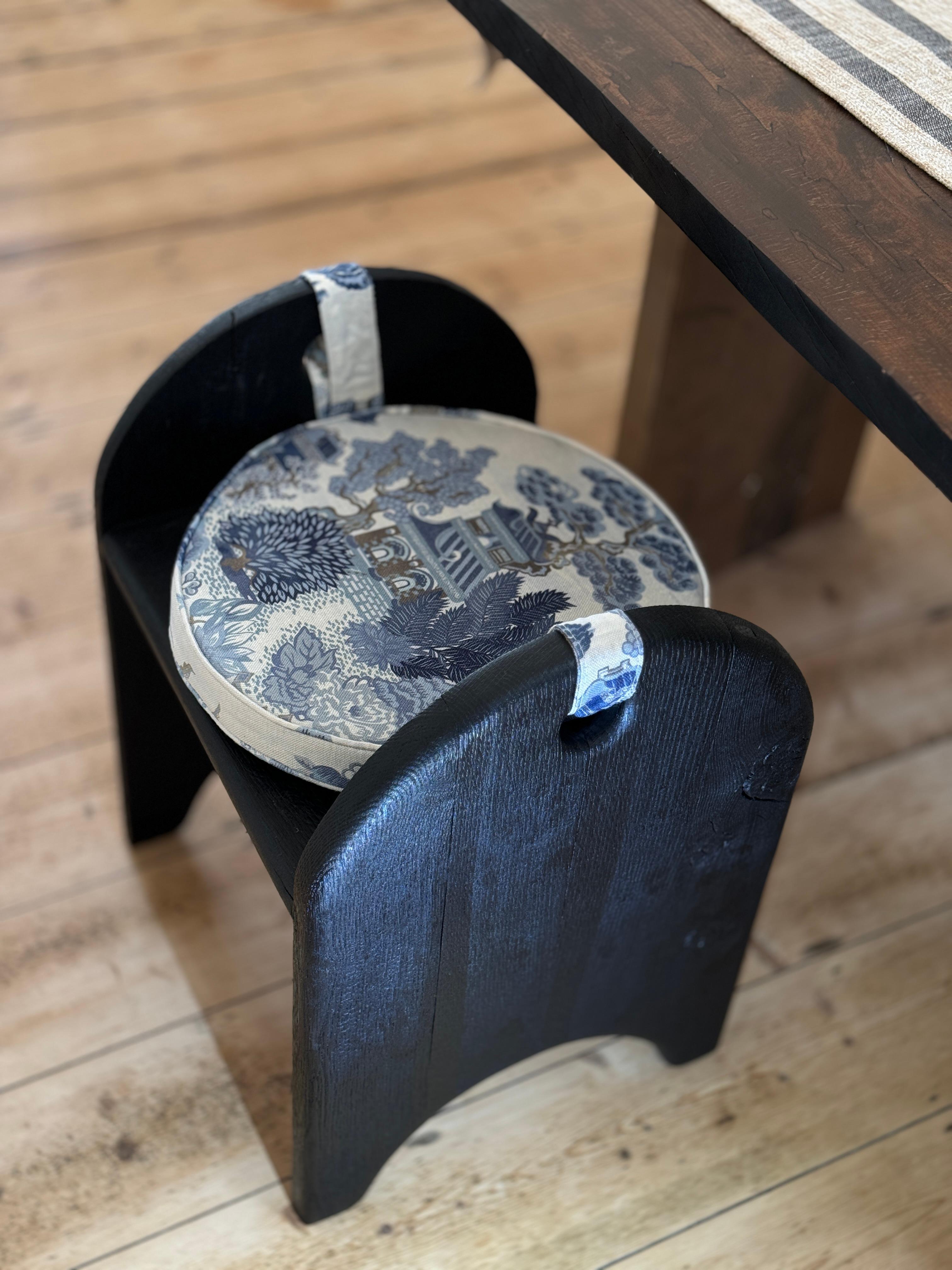 Tabouret Oak Charred lin en vente 1