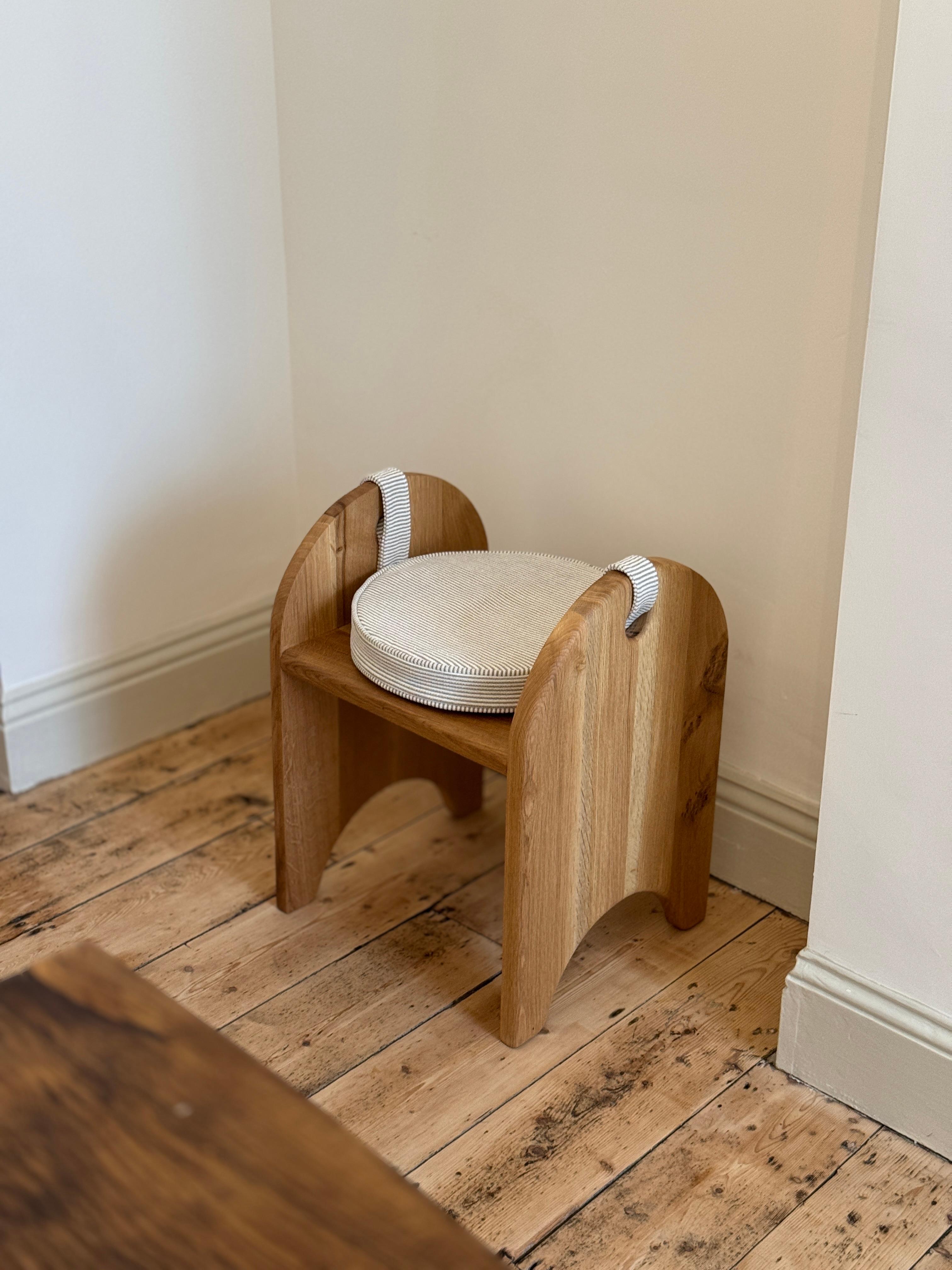 Sgabello Oak in lino in vendita 6