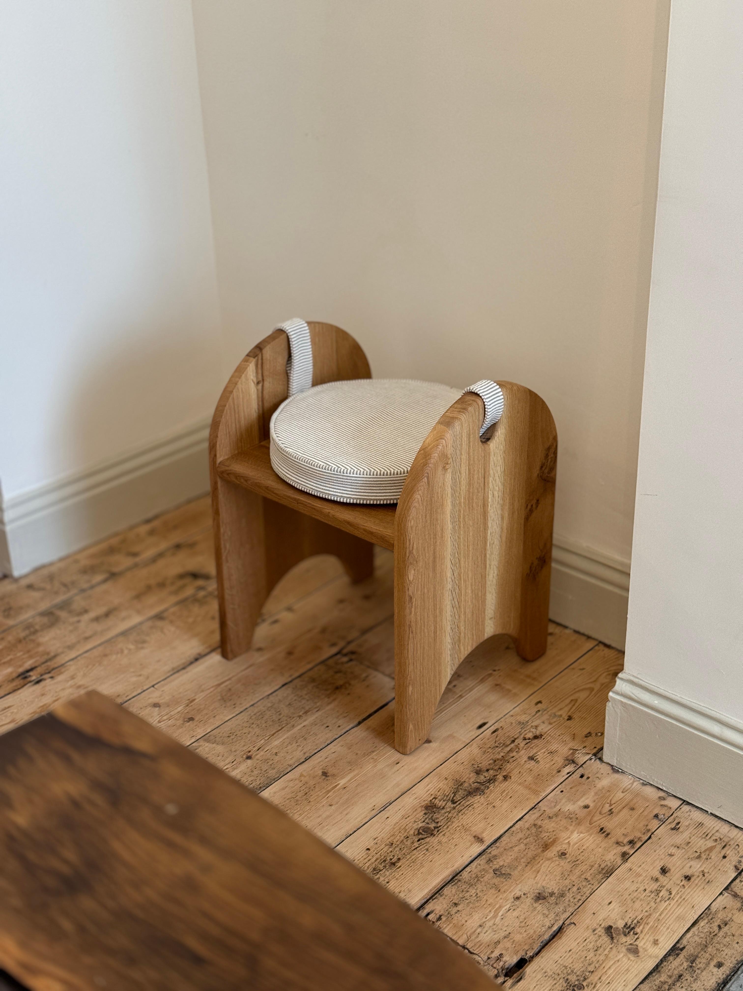 Sgabello Oak in lino in vendita 7