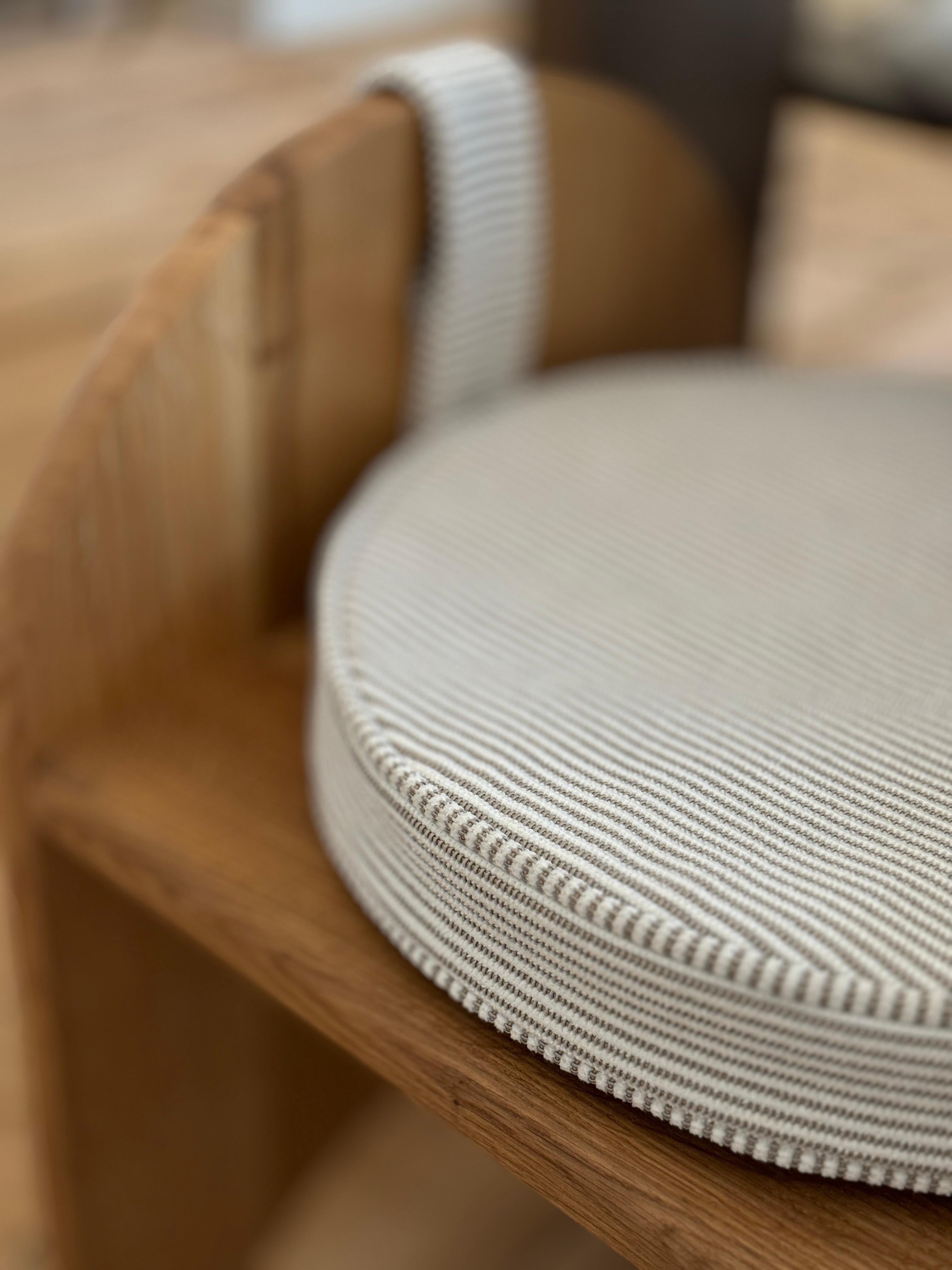 Sgabello Oak in lino in vendita 1