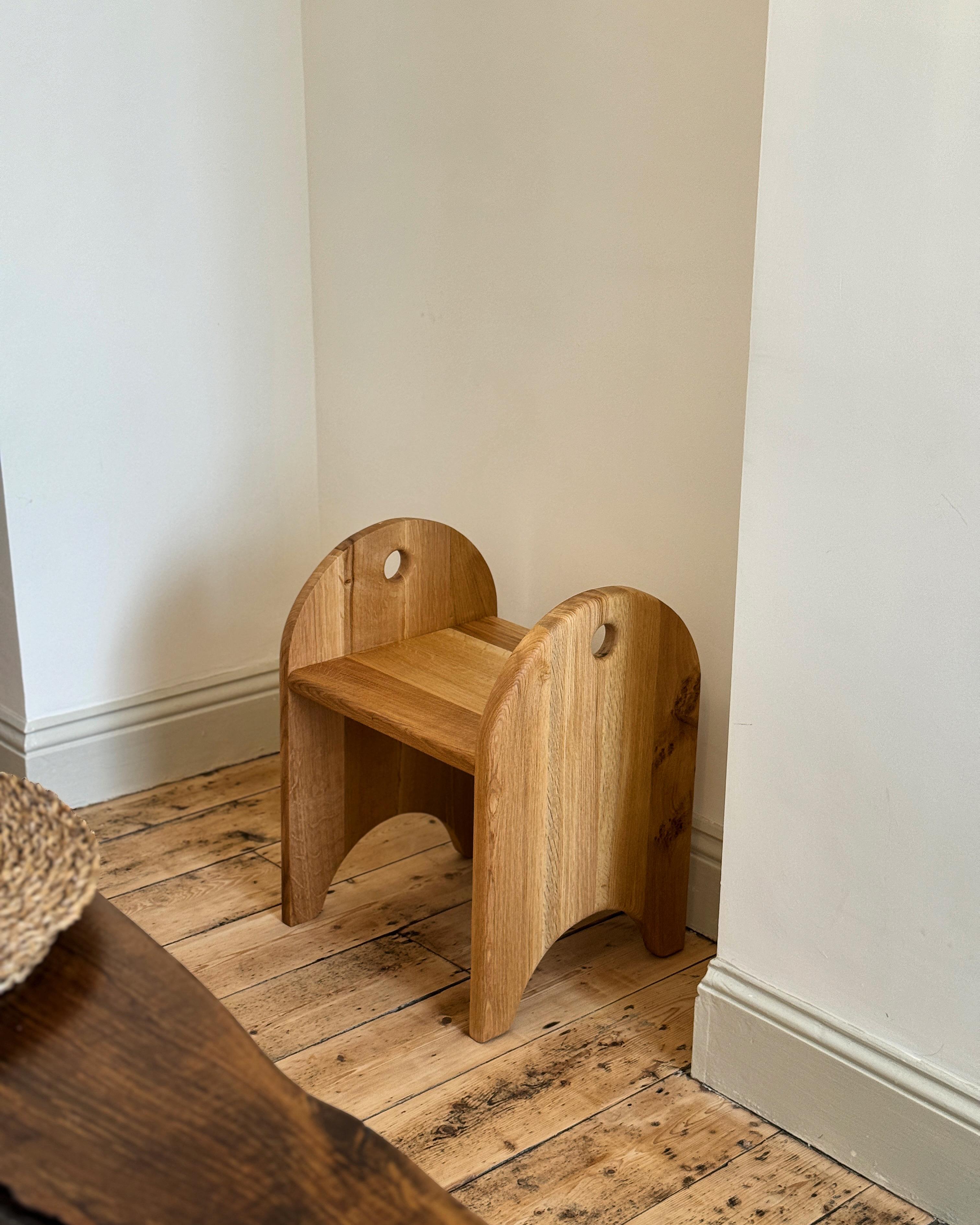 Oak stool In New Condition For Sale In Plymouth, GB