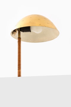 Lámpara de mesa Kypärä de Paavo Tynell, década de 1940