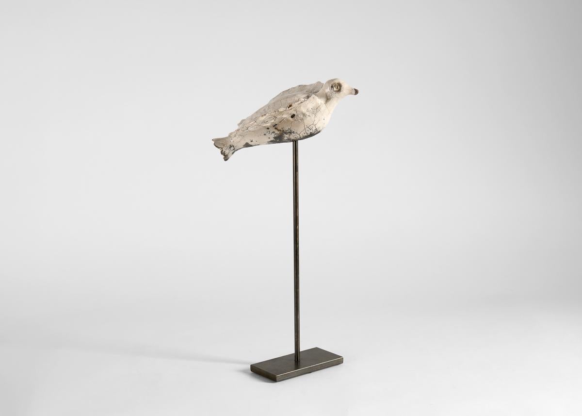 Kyriaki Moustaki, Große Raku-Keramik-Skulptur eines Vogels, Frankreich, um 2024 (Französisch) im Angebot