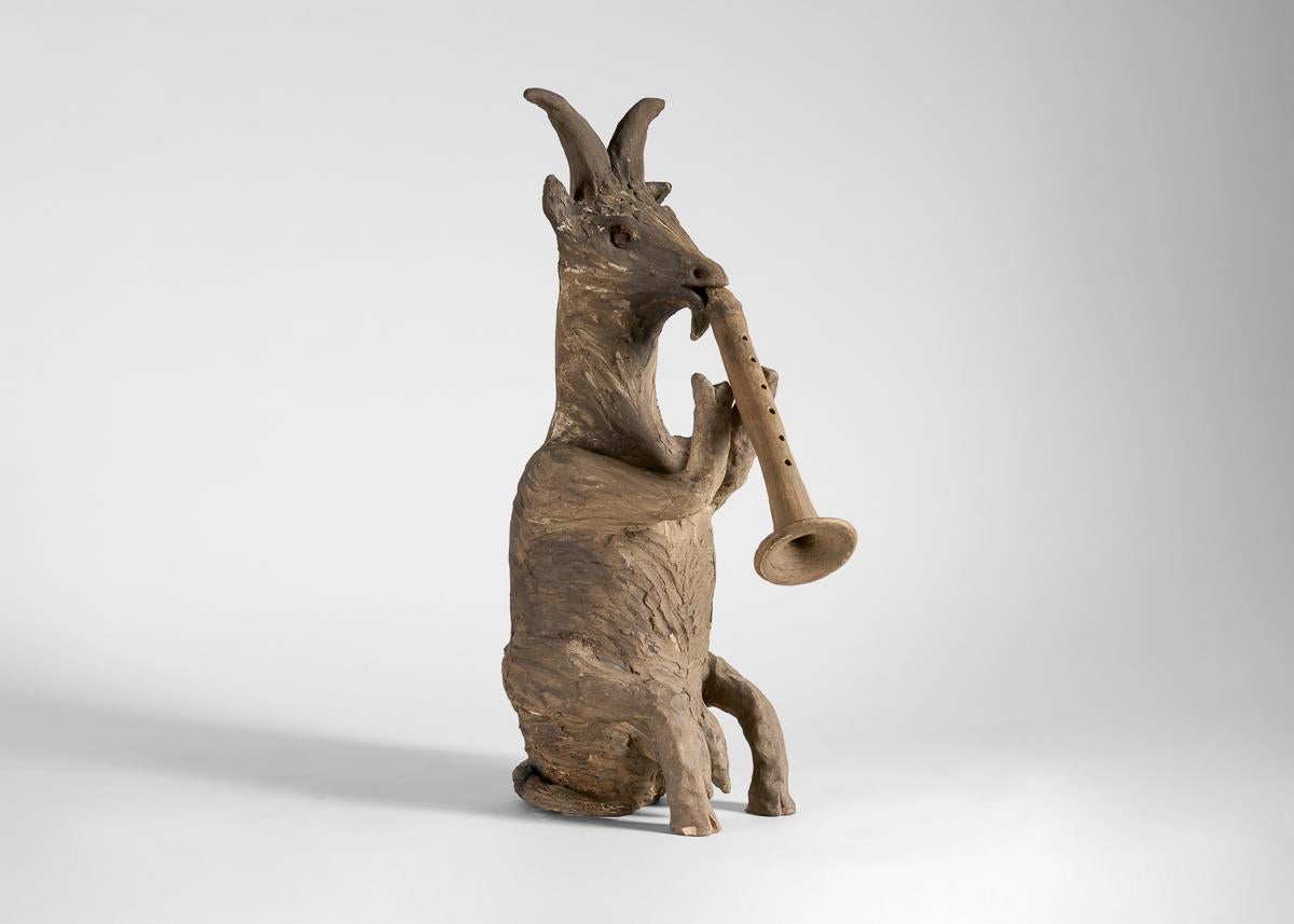XXIe siècle et contemporain Kyriaki Moustaki, sculpture d'une chèvre en céramique raku, France, vers 2024. en vente