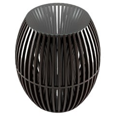 Mesa auxiliar Kyoto - Mesa artesanal teñida de negro con tapa de cristal transparente