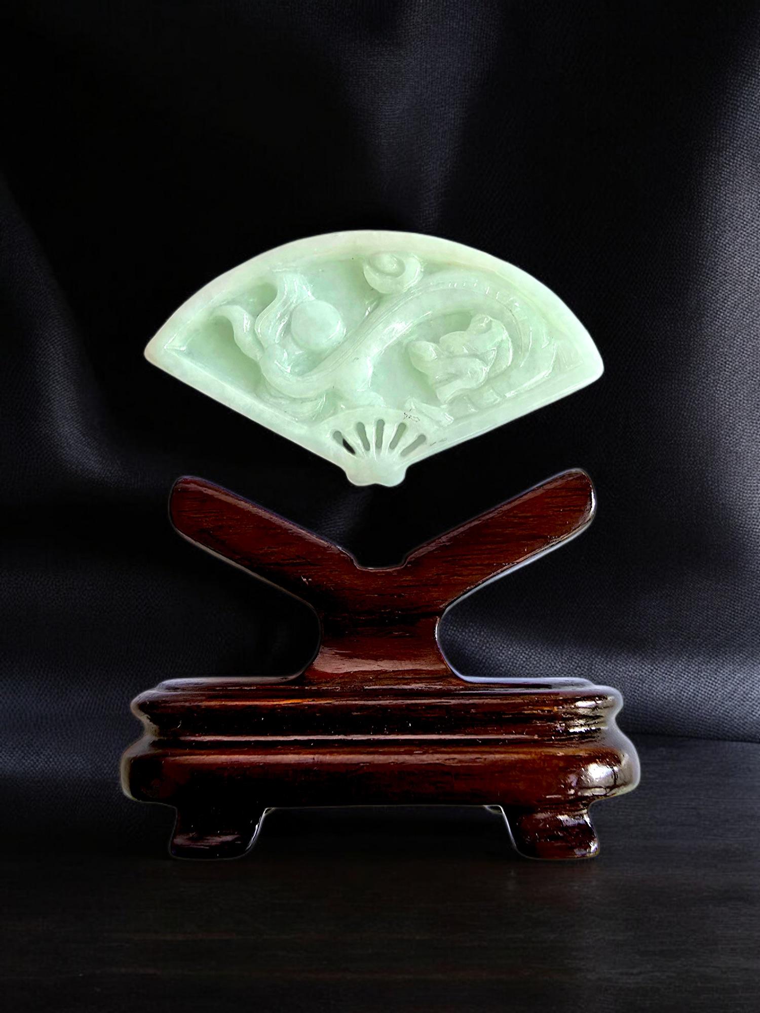 Kyushu Carved Dragon Burmese Green A-Jadeite Fan Ornament Showpiece with Stand In New Condition For Sale In Kowloon, HK