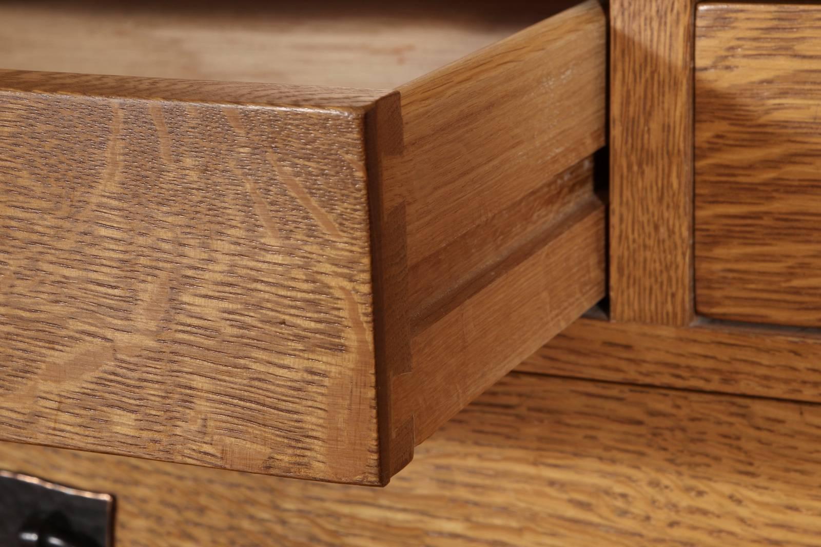 L & J.G. Stickley Eichenschreibtisch:: viertelgesägt (20. Jahrhundert)
