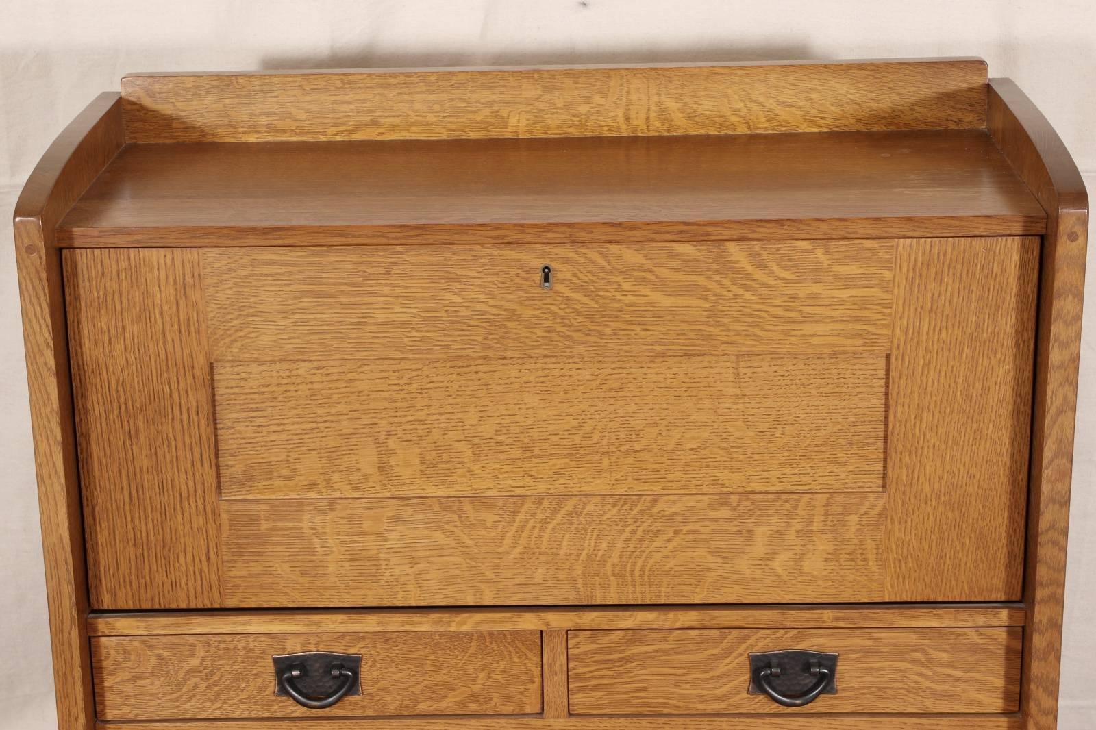 L & J.G. Stickley Eichenschreibtisch:: viertelgesägt 1