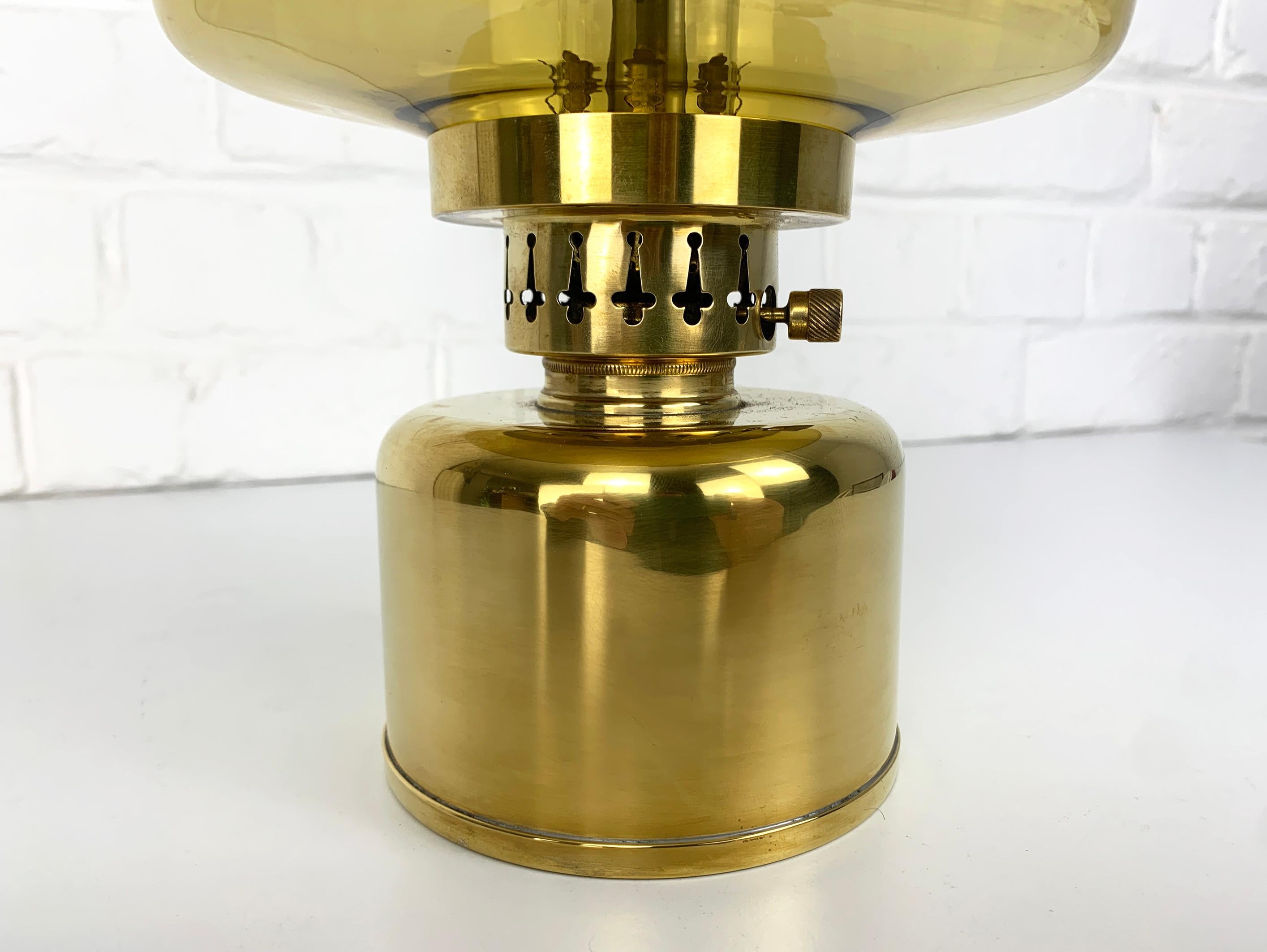 L/101 Oil Lamp in Brass by Hans-Agne Jakobsson for AB Markaryd, Sweden, 1960s In Good Condition For Sale In Vorst, BE