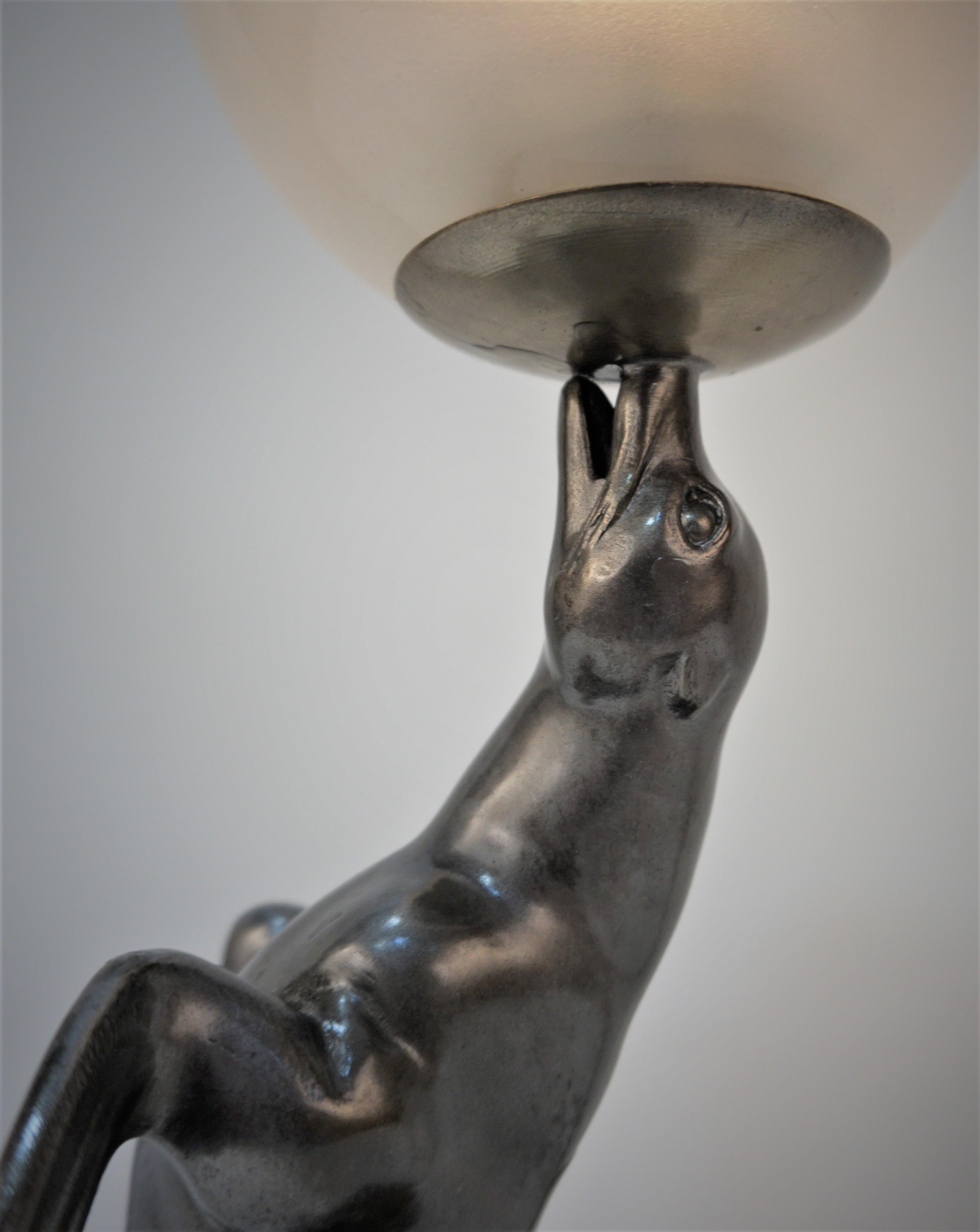 L. A. Carvin French Art Deco Sea-Lion Lamp Playing with Ball For Sale 1