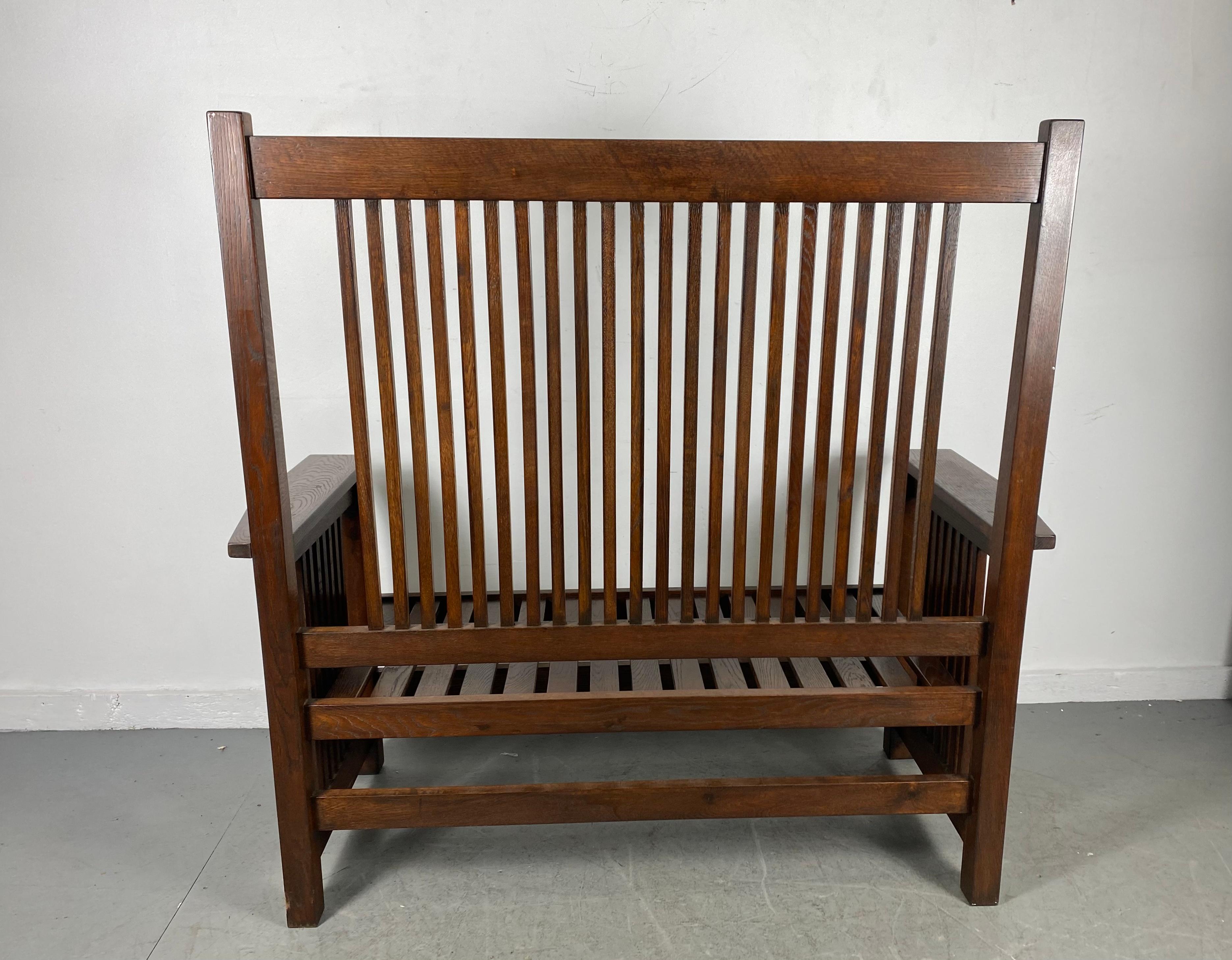 L and J.G. Stickley Oak Arts & Crafts Mission Bench In Good Condition For Sale In Buffalo, NY