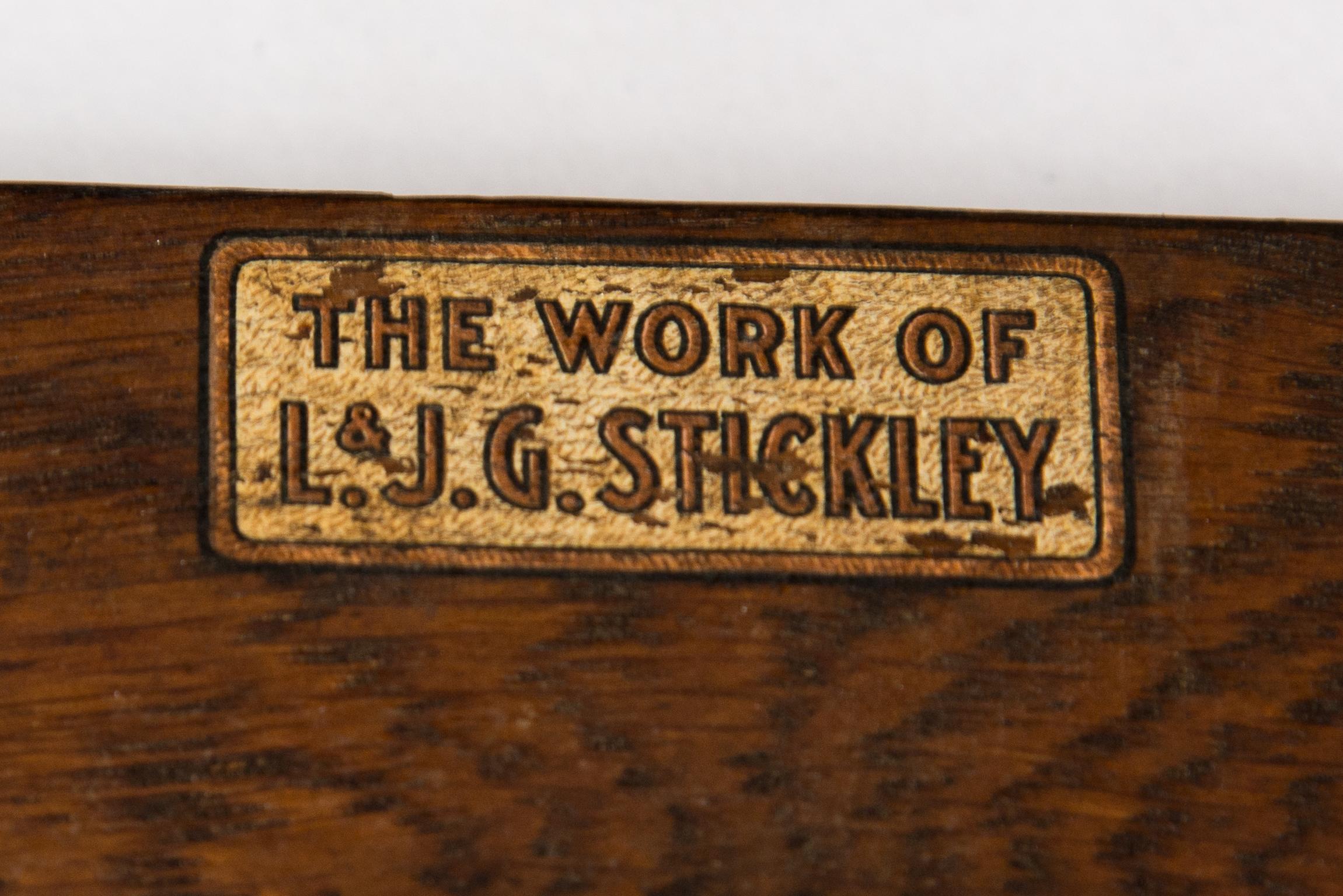 L and J.G Stickley Stool #397 In Good Condition For Sale In West Palm Beach, FL