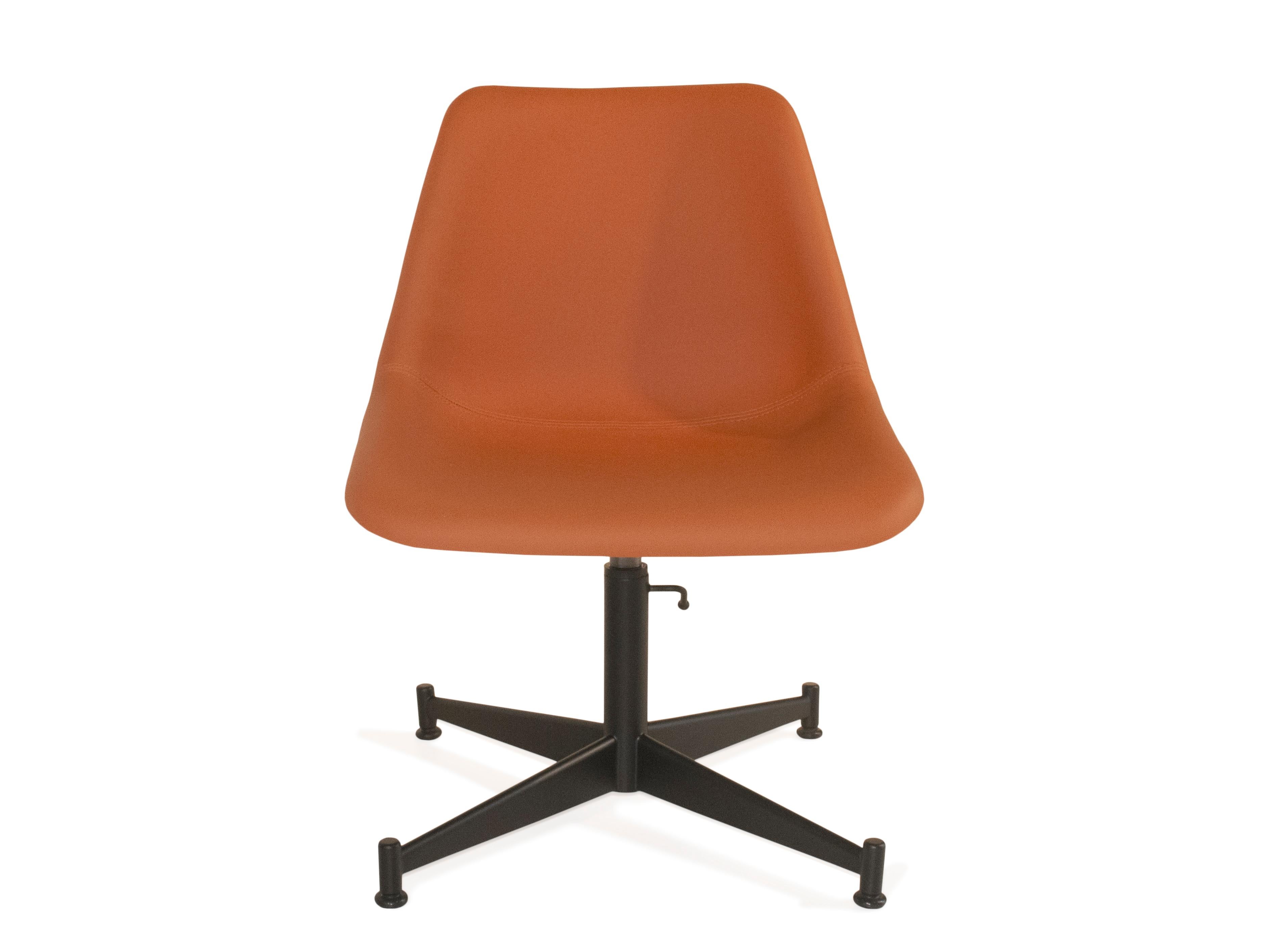 Mid-Century Modern L´Atelier , swivel Office Chairs, very rare, original label, Brazil, 1970s For Sale