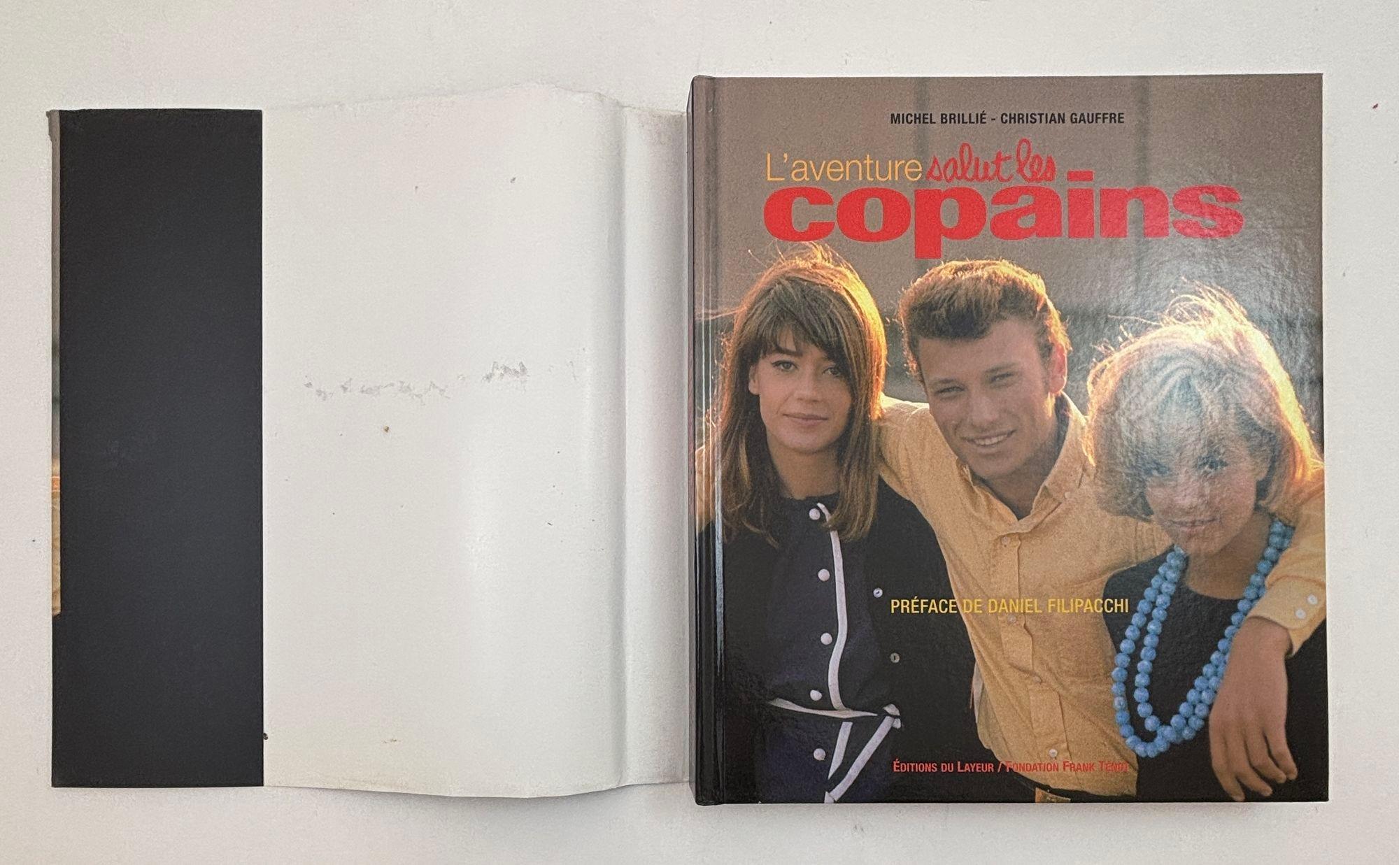 L'AVENTURE SALUT LES COPAINS Édition française à couverture rigide Bon état - En vente à North Hollywood, CA