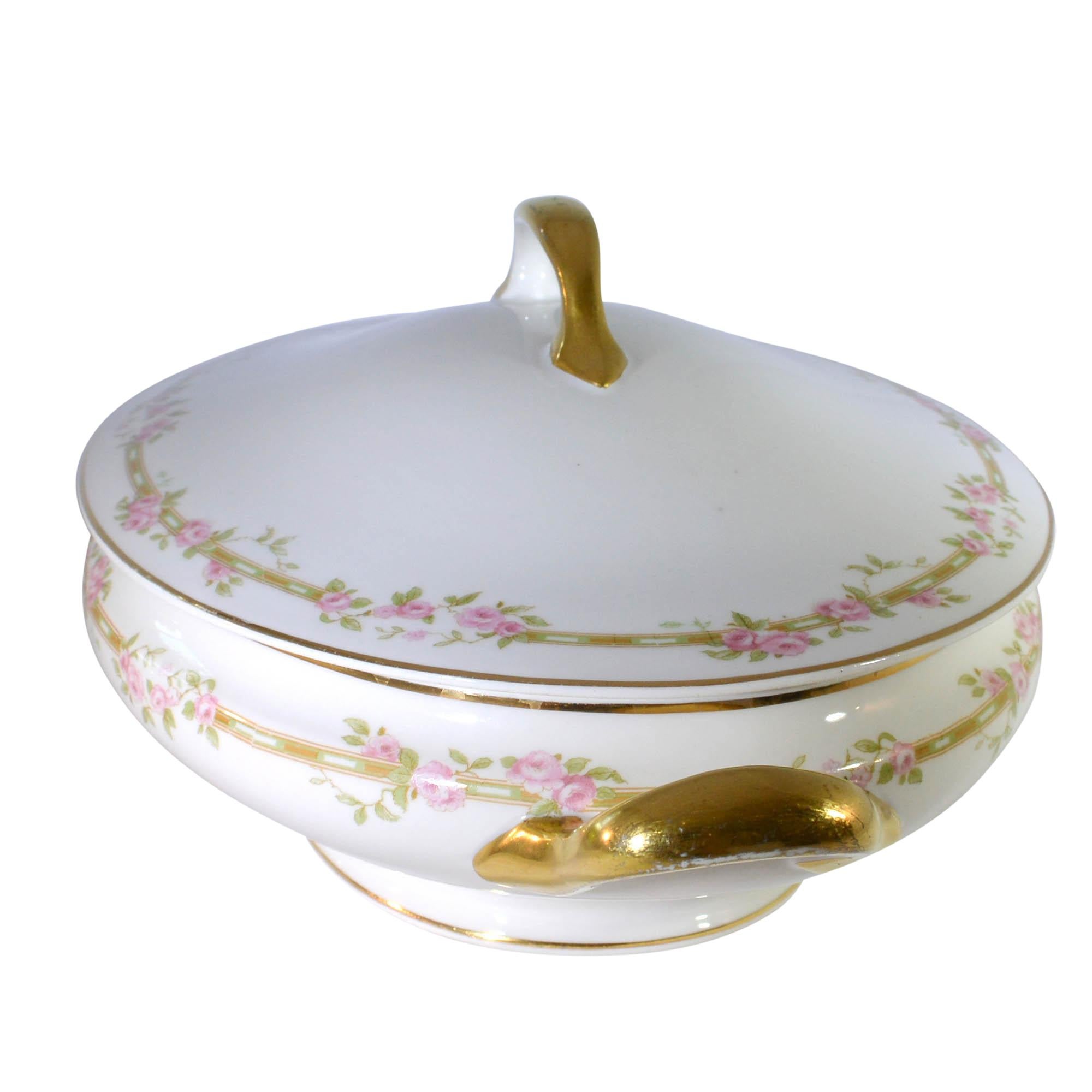 L. Bernardaud & Co. Limoges Lidded Serving Dish In Good Condition In Pataskala, OH