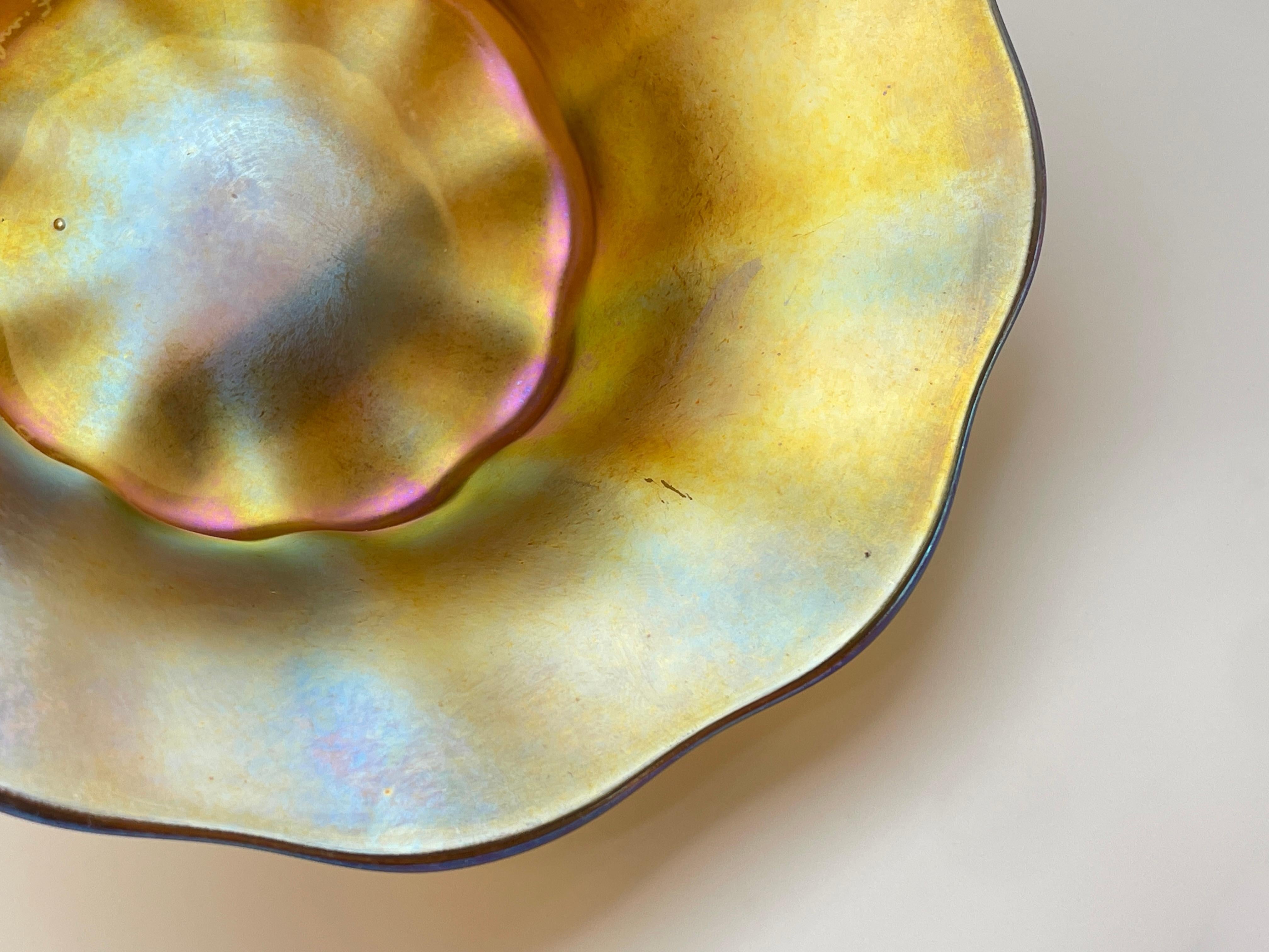 L. C. Tiffany Louis Comfort Tiffany Gold Favrile Glass Bowl Circa 1880s For Sale 4