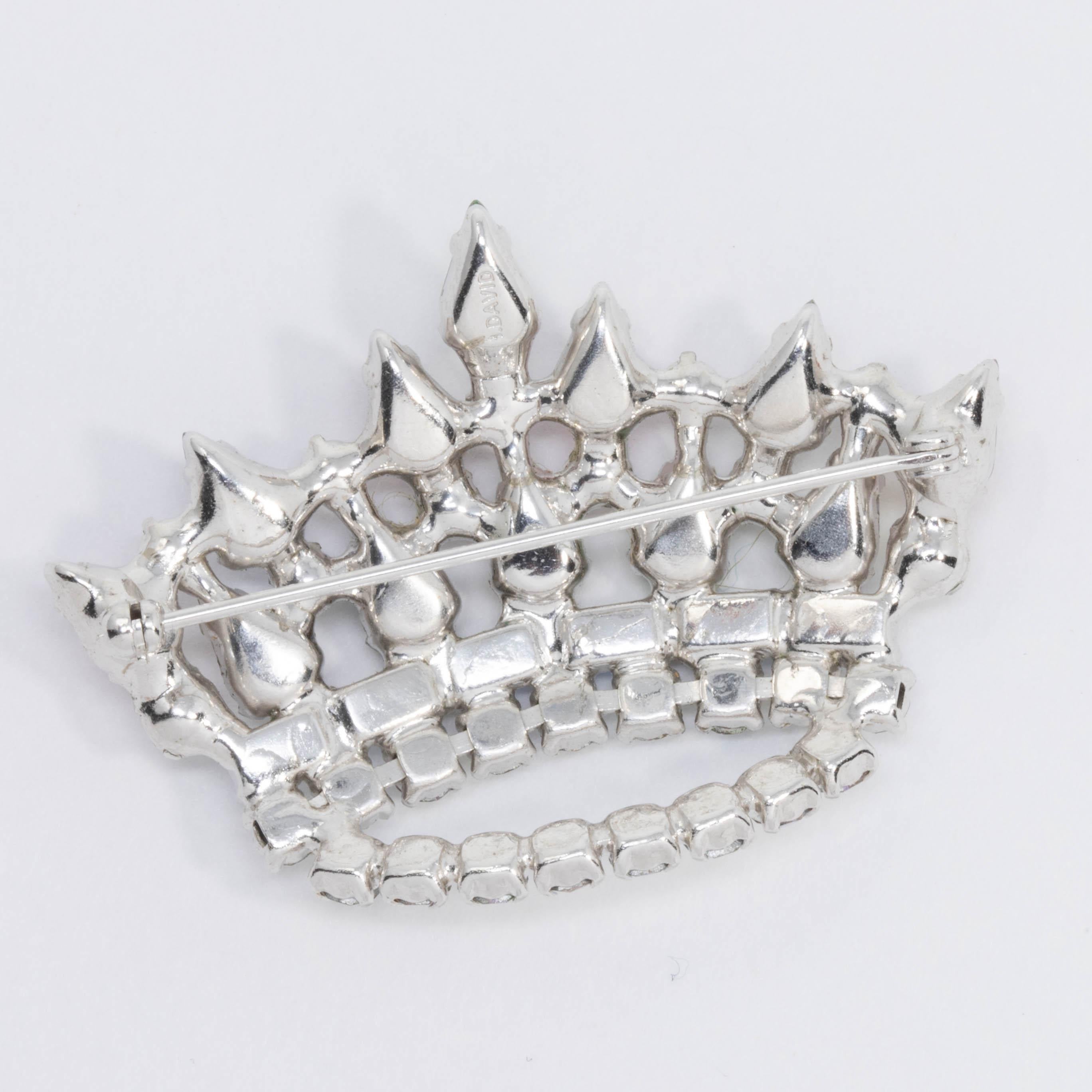 L David Königliche Krone aus weißem Kristall und Kunstperlen mit bunten Akzenten im Zustand „Gut“ im Angebot in Milford, DE
