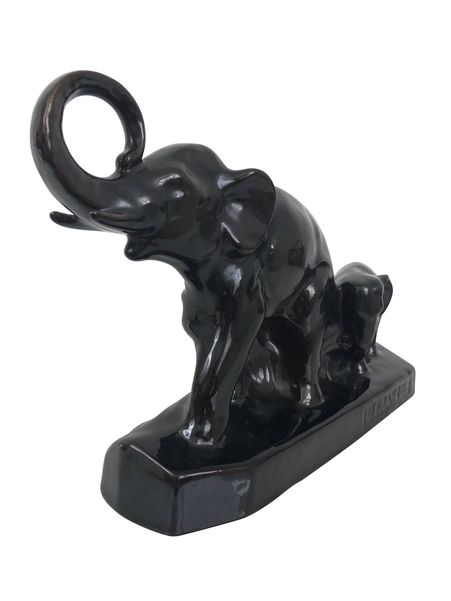 L. Francois, schwarz glasierte Elefanten aus Keramik, Frankreich, 1930er Jahre (Art déco) im Angebot