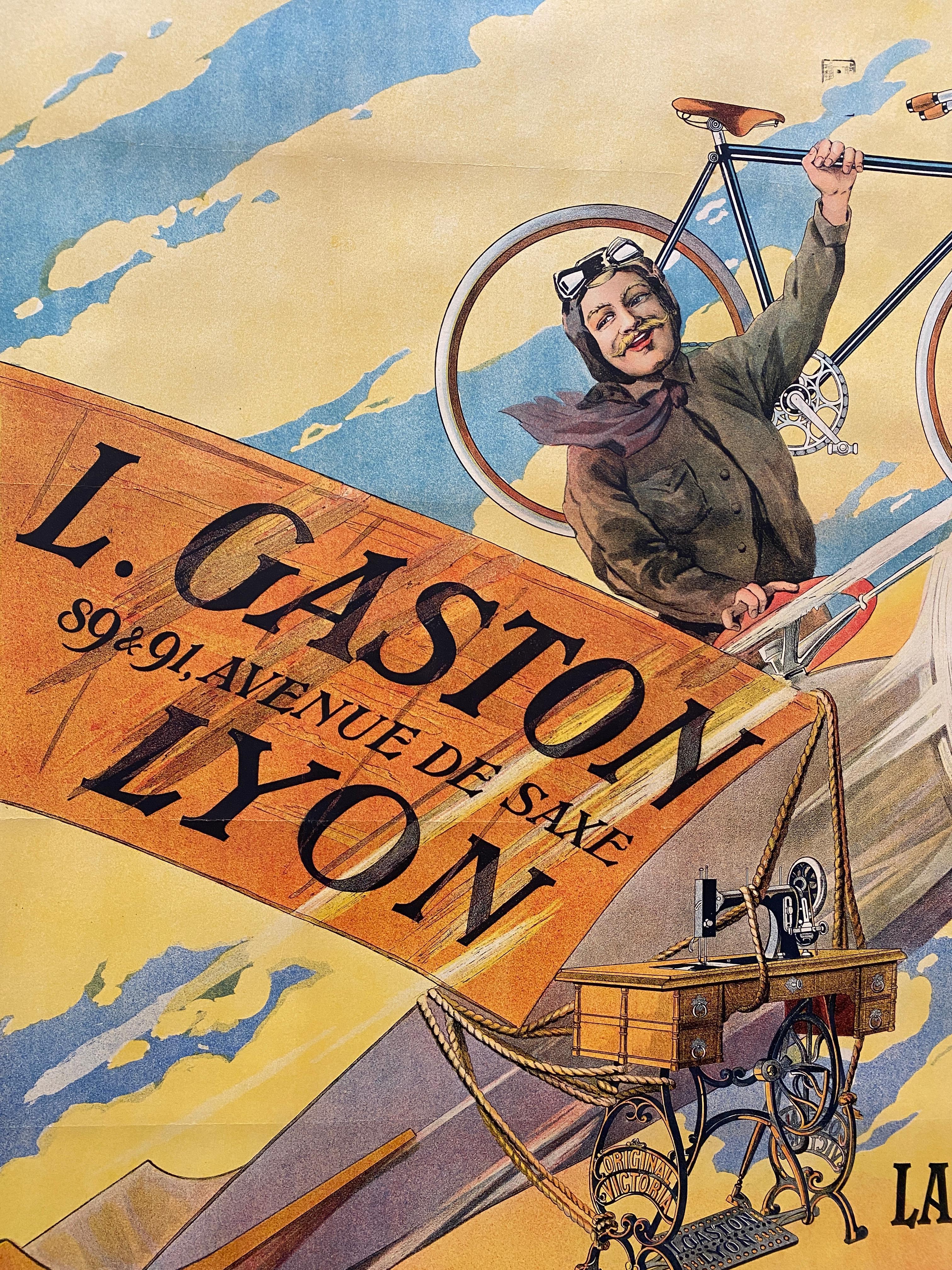 L. Gaston Lyon 'ORIGINAL VICTORIA' Máquina de Coser Cartel Vintage, circa. 1914 Art Decó en venta