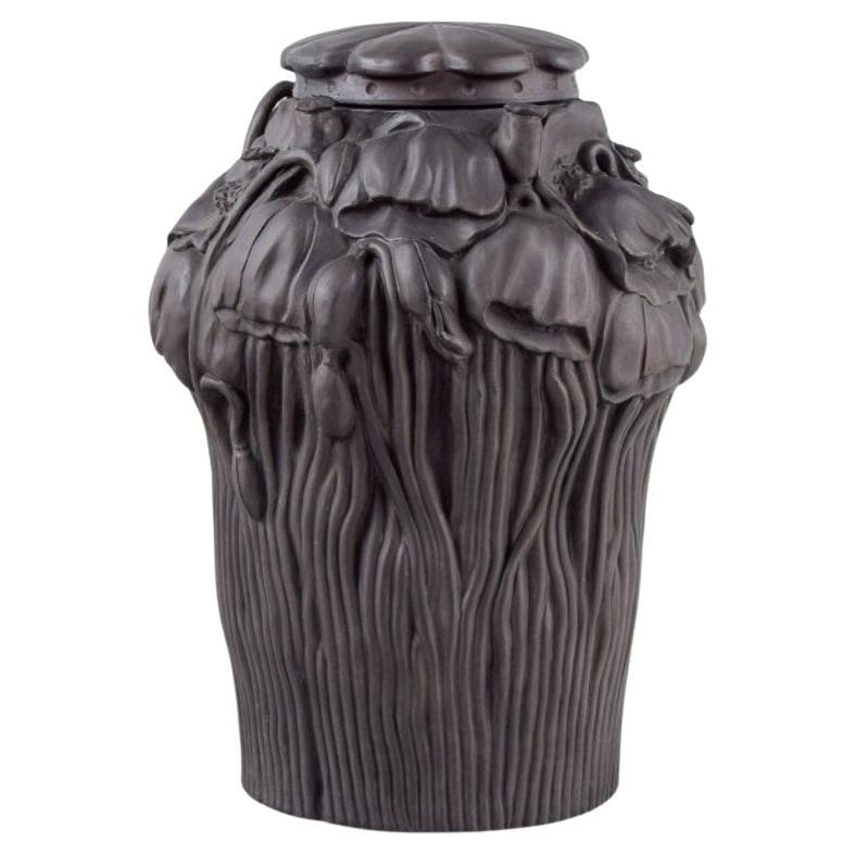 Hjorth, Bornholm. Large beautiful lidded jar in black terracotta.