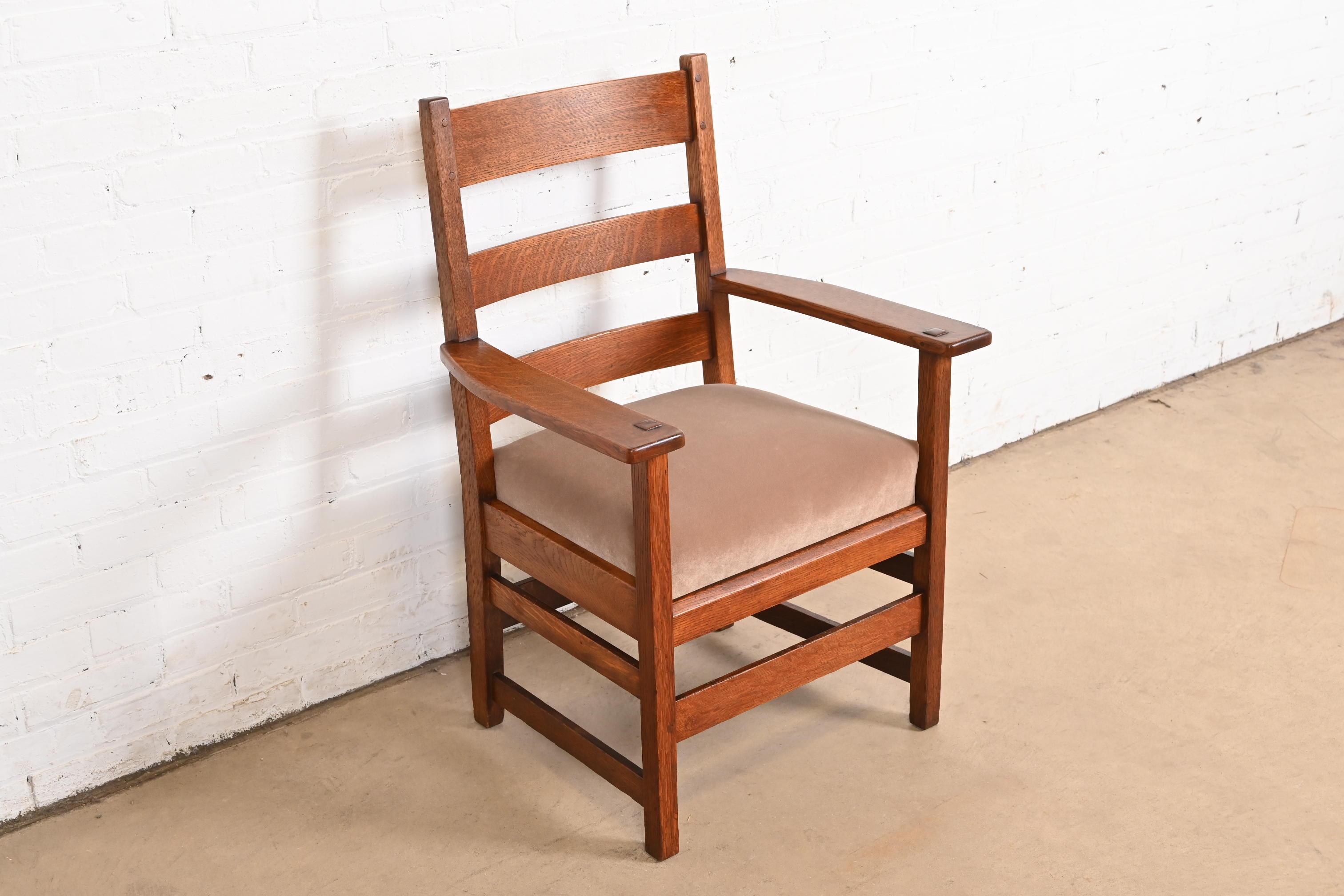 L. & J. G. Stickley Antiker Arts & Crafts-Sessel aus Eichenholz im Missionsstil, um 1900 im Zustand „Gut“ im Angebot in South Bend, IN