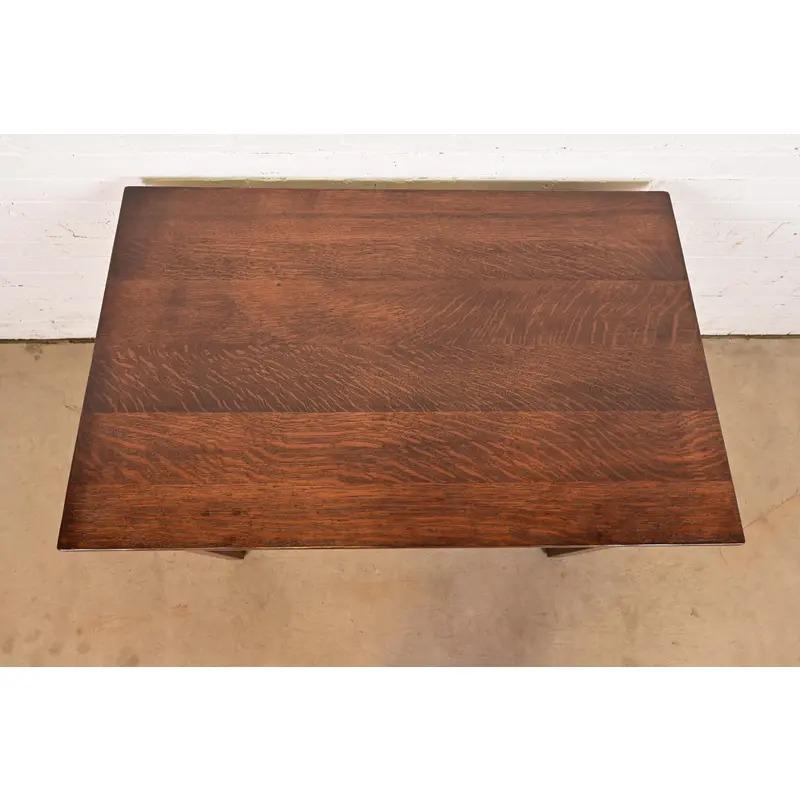 L. & J. G. Stickley Antiker Arts & Crafts-Schreibtisch aus Eichenholz im Missionsstil, neu lackiert im Angebot 5