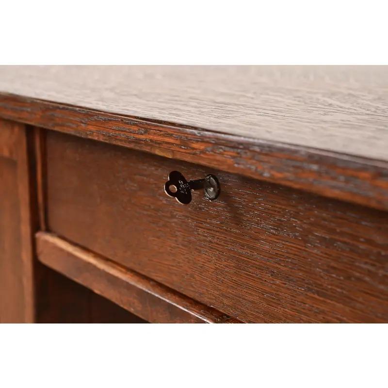 L. & J. G. Stickley Antiker Arts & Crafts-Schreibtisch aus Eichenholz im Missionsstil, neu lackiert im Angebot 3