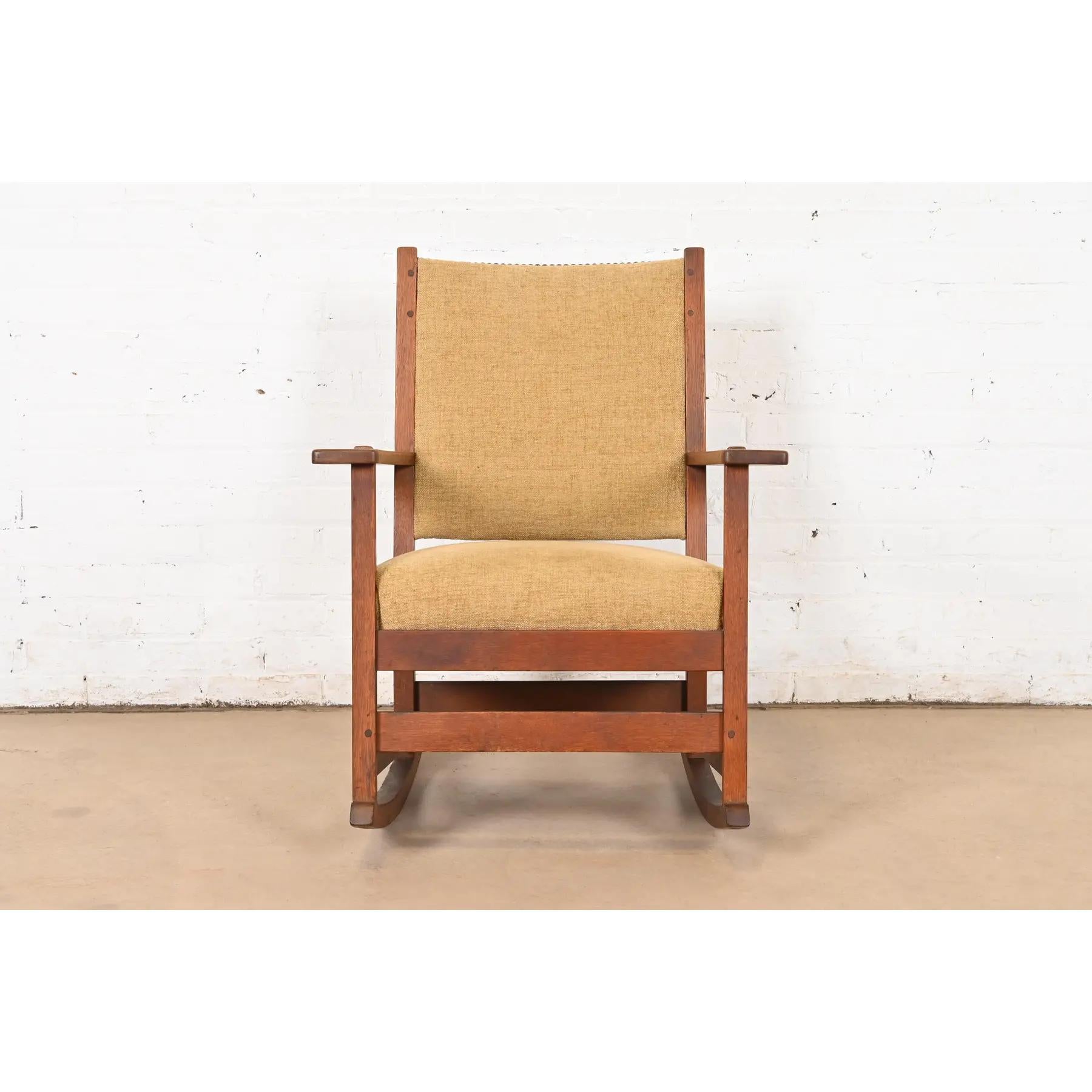 L. & J. G. Stickley Antique Mission Oak Arts & Crafts Rocking Chair, Circa 1900 In Good Condition For Sale In South Bend, IN