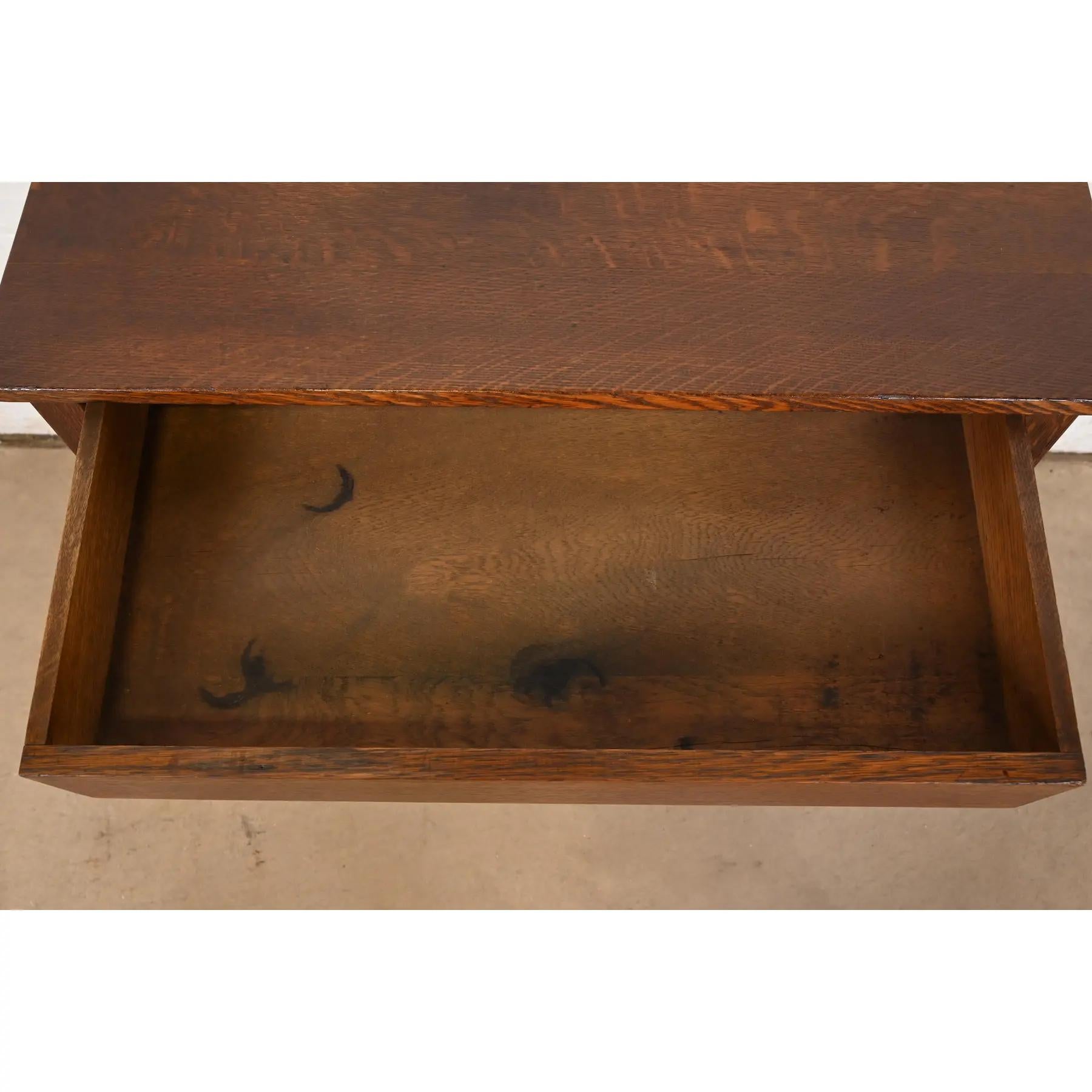 Service ou bureau d'écriture Mission en chêne Arts & Crafts de L. & J. G. Stickley en vente 1