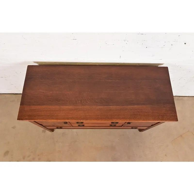L. & J. G. Stickley Antique Mission Oak Arts & Crafts Sideboard, Circa 1910 en vente 3