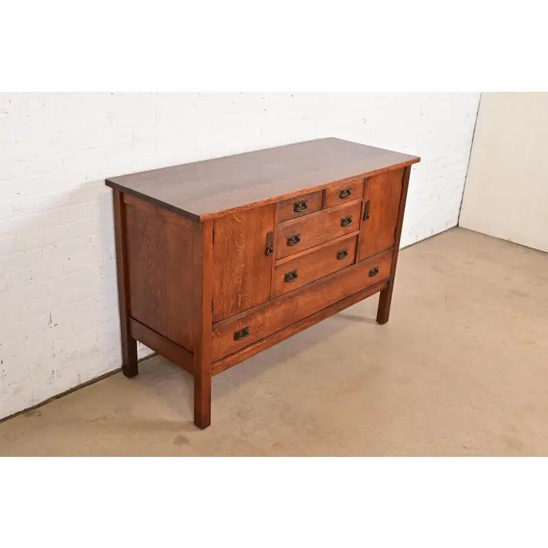 L. & J. G. Stickley Antique Mission Oak Arts & Crafts Sideboard, Circa 1910 Bon état - En vente à South Bend, IN