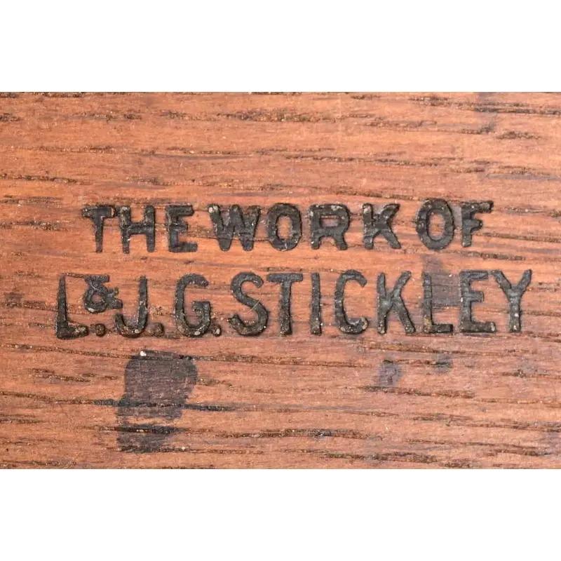 L. & J. G. Stickley Antique Mission Oak Arts & Crafts Sideboard, Circa 1910 en vente 2